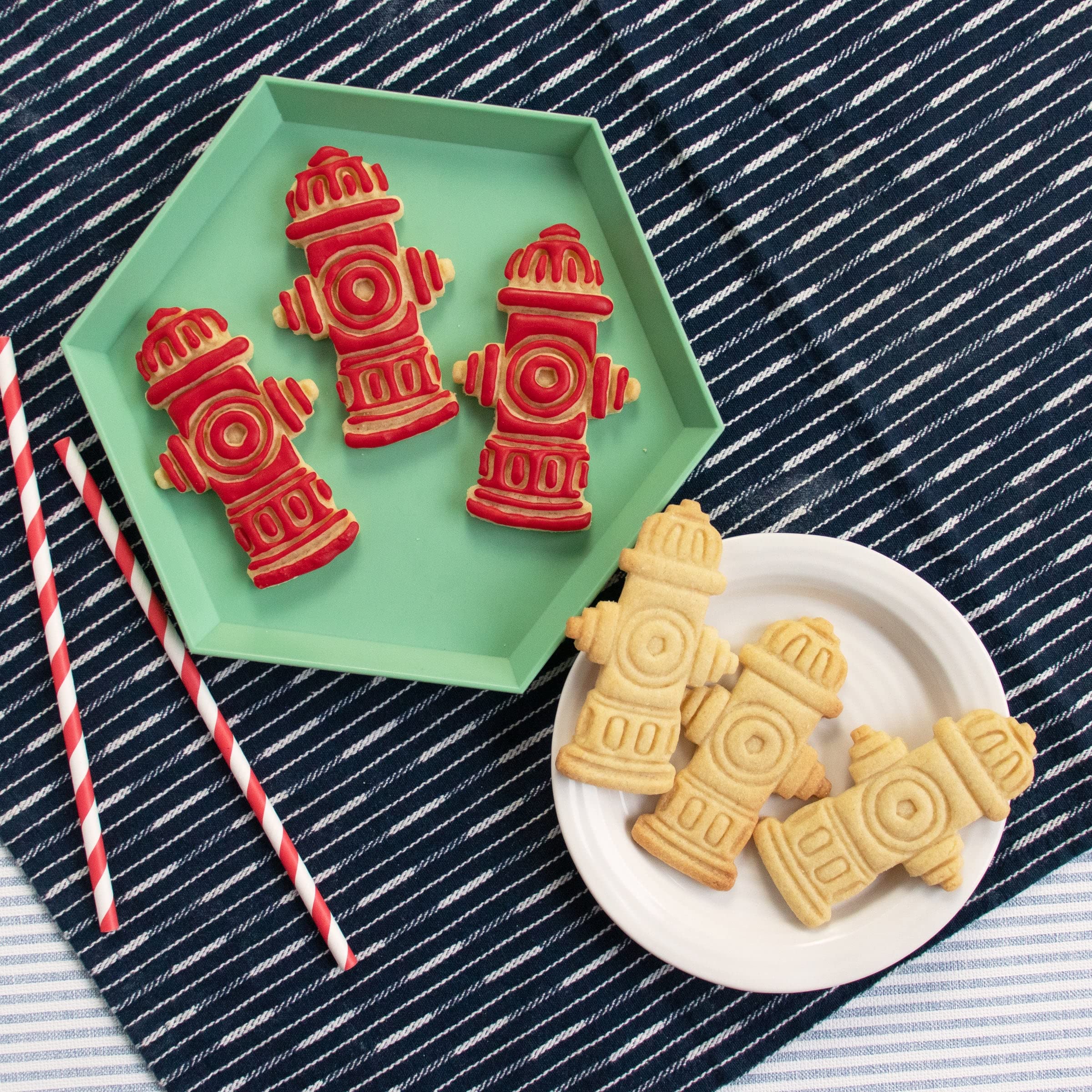 Fire Hydrant Cookie Cutter, 1 Piece - Bakerlogy