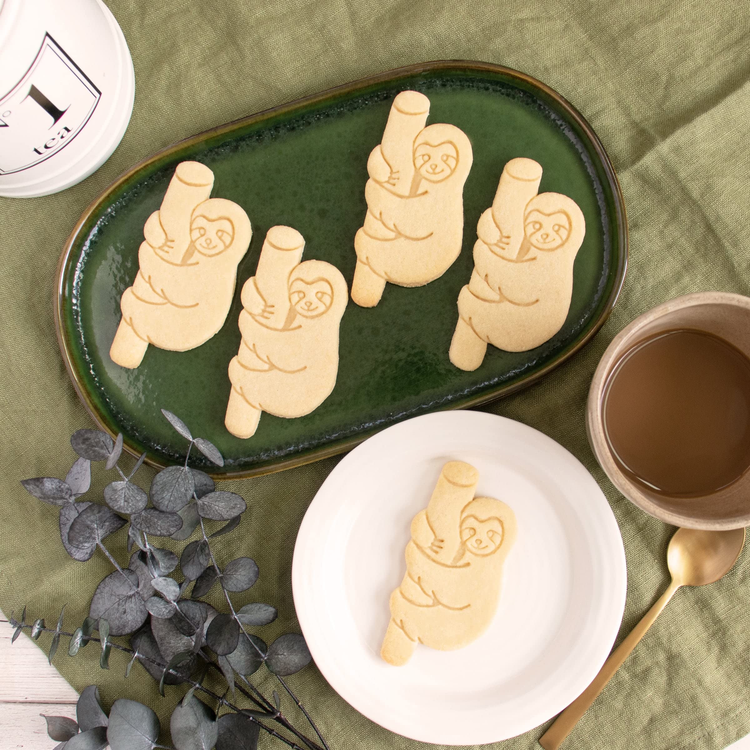 Sloth On Tree Cookie Cutter, 1 Piece - Bakerlogy