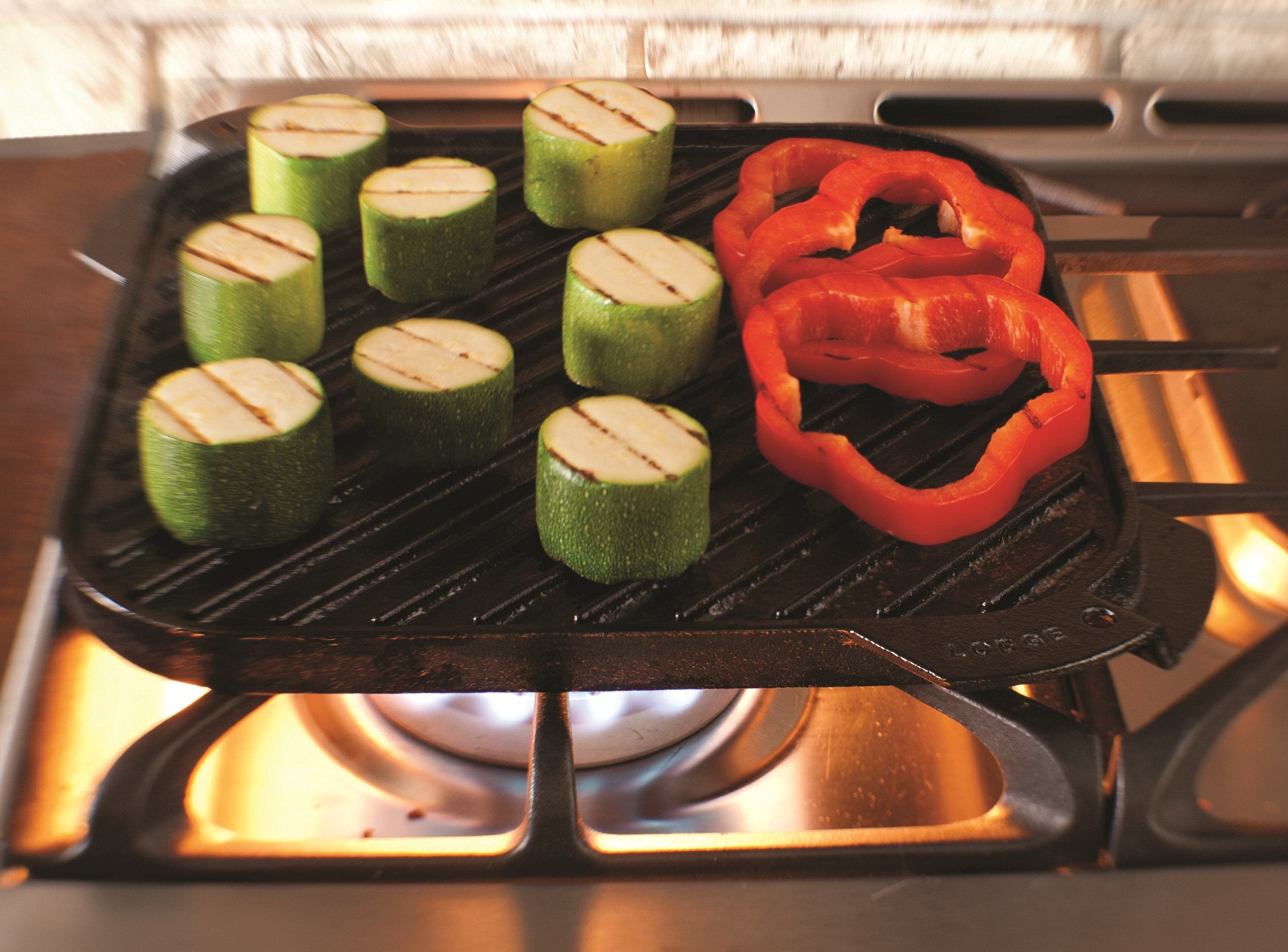 Lodge Lsrg3 Cast Iron Single-Burner Reversible Grill/Griddle, 10.5-Inch