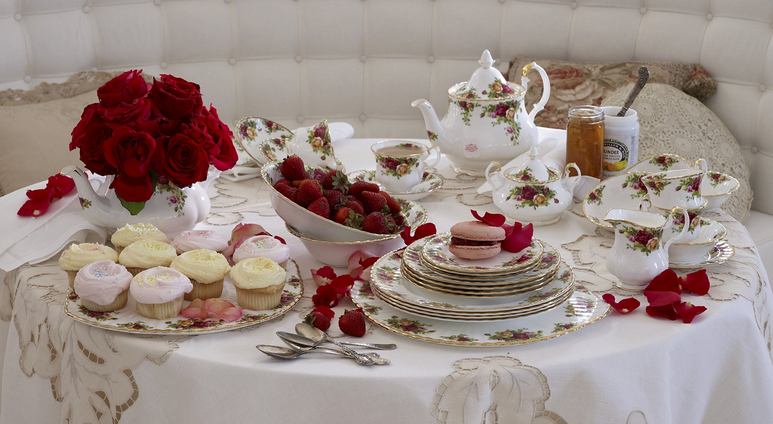 Royal Albert 15210007 Old Country Roses Salad Plate , 8''