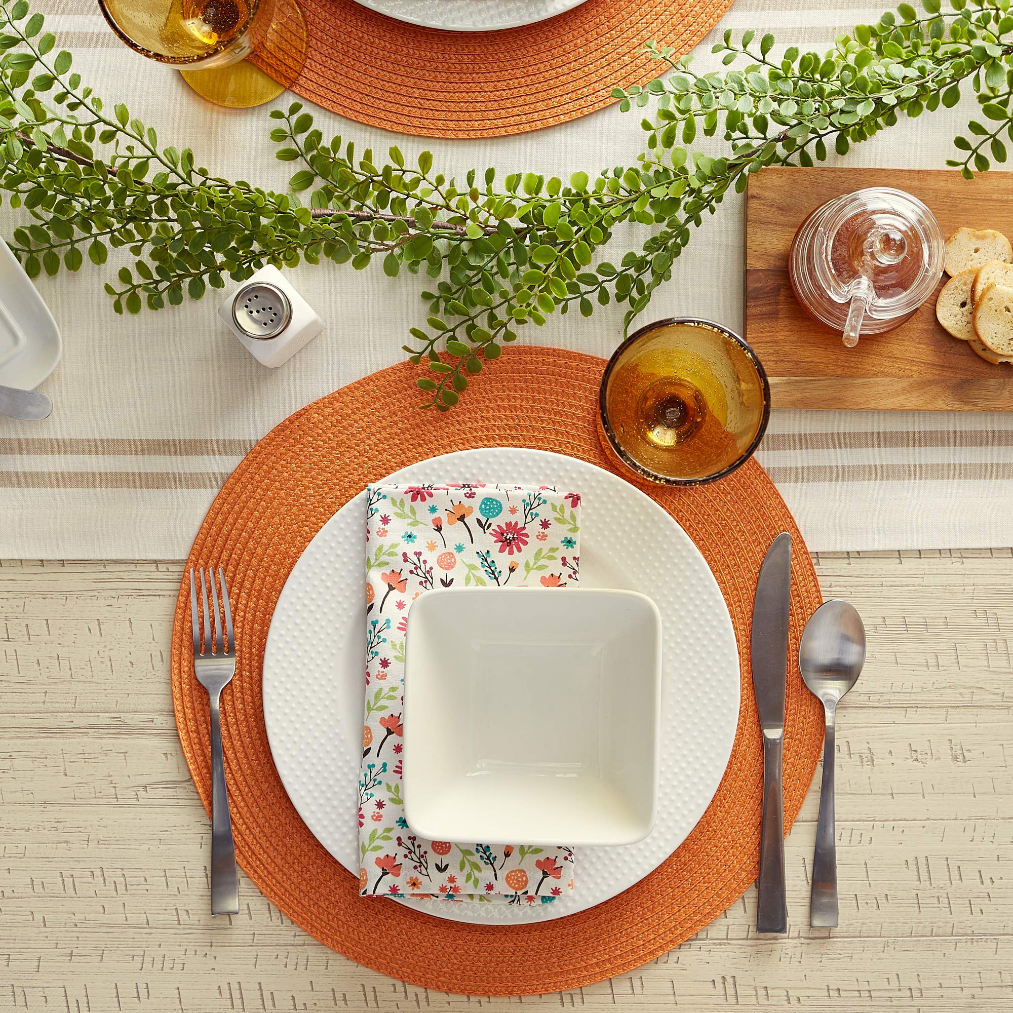 DII Orange Round Polypropylene Woven Placemat (Set of 6)