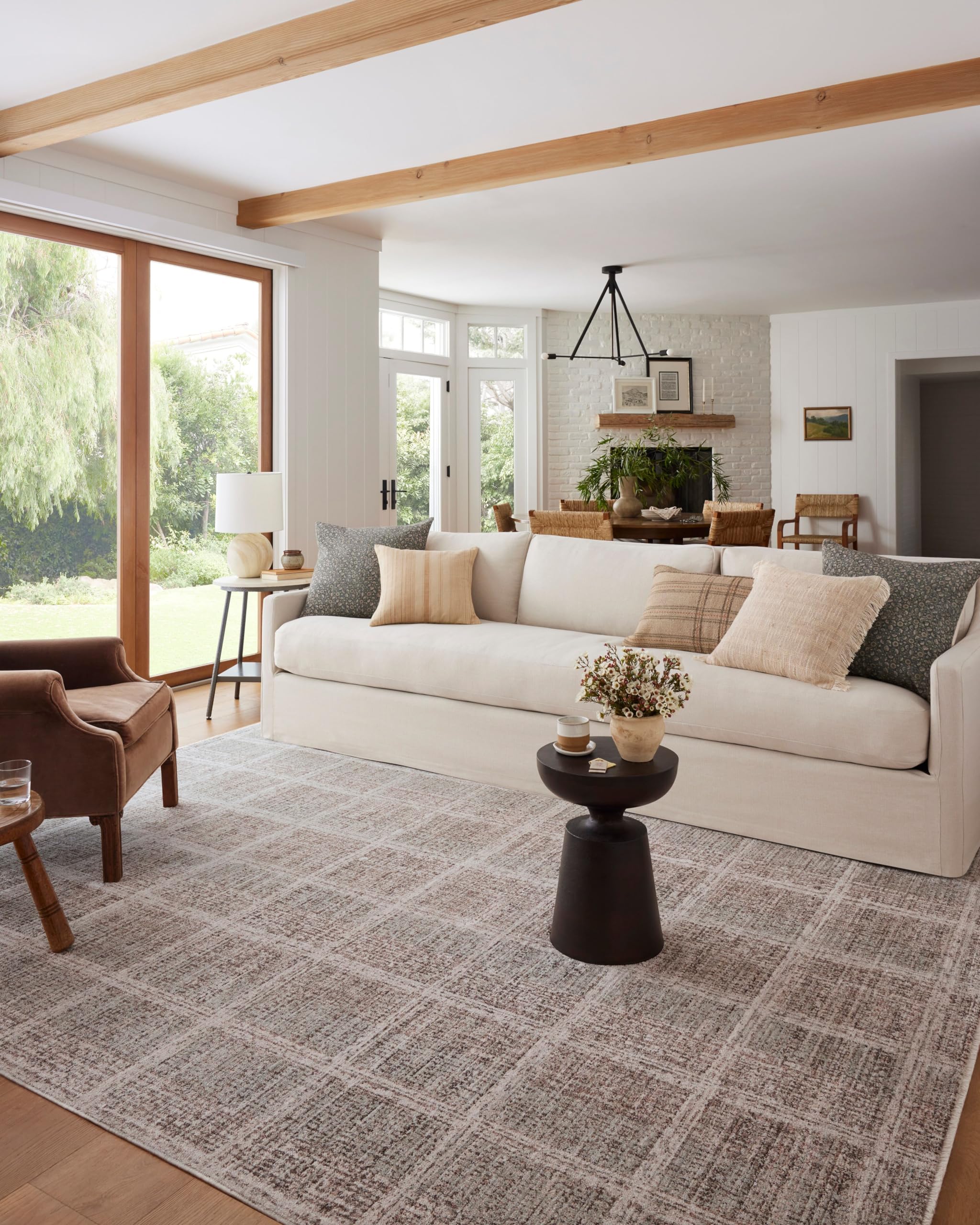 Loloi Angela Rose Ember Collection EMB-10 Fog/Dove 7-10 x 10 Area Rug