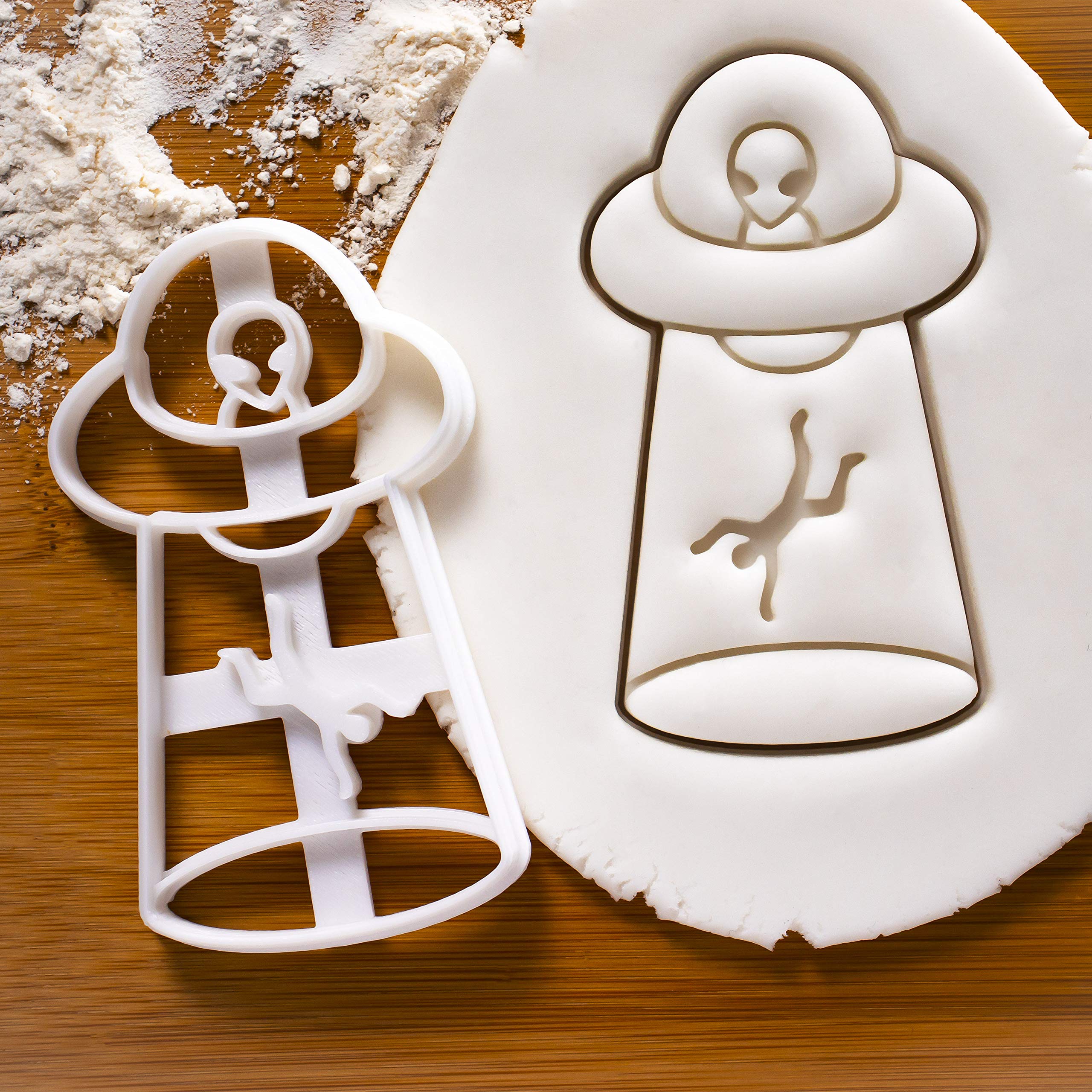 Ufo Man Abduction Cookie Cutter, 1 Piece - Bakerlogy