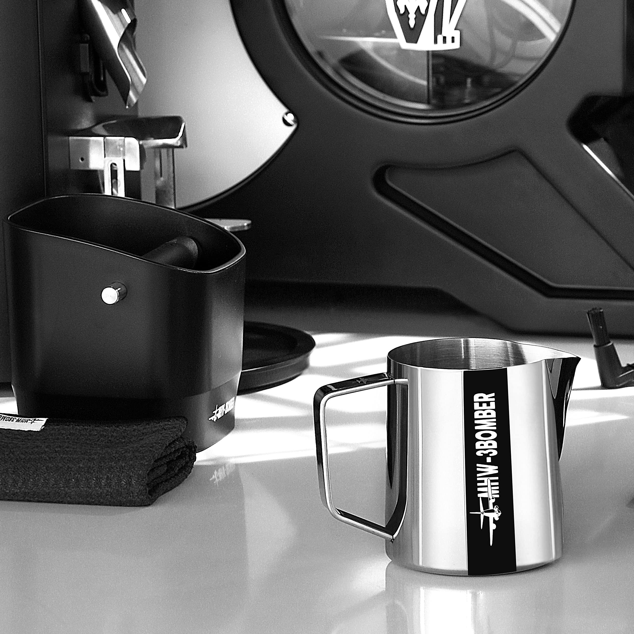 Mhw-3Bomber Espresso Steaming Pitcher Milk Frothing Pitcher Stainless Steel Milk Coffee Cappuccino Latte Art Barista Cup 13.5Oz/