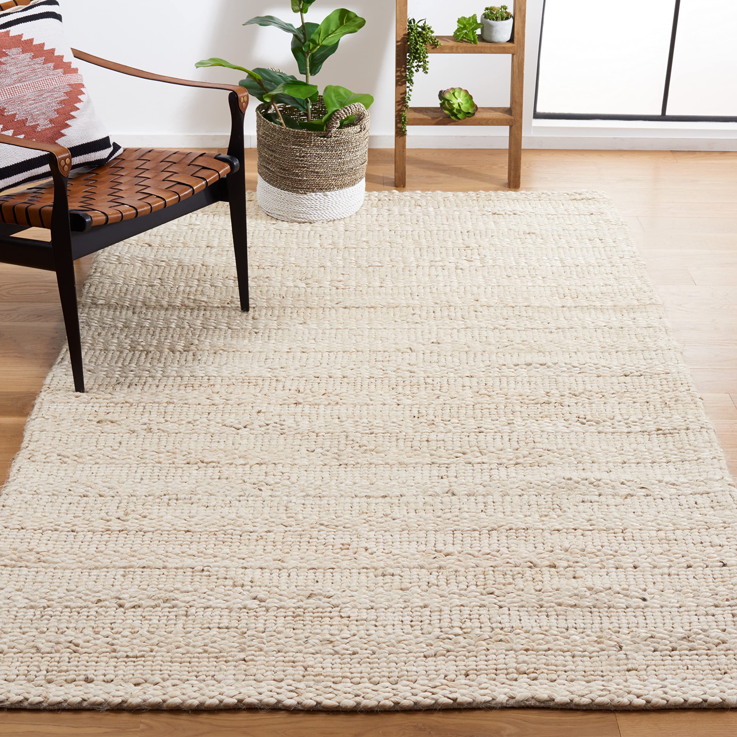 SAFAVIEH Natural Fiber Collection Accent Rug - 3 x 5, Bleach, Handmade Braided Woven Jute, Ideal for High Traffic Areas in Ent