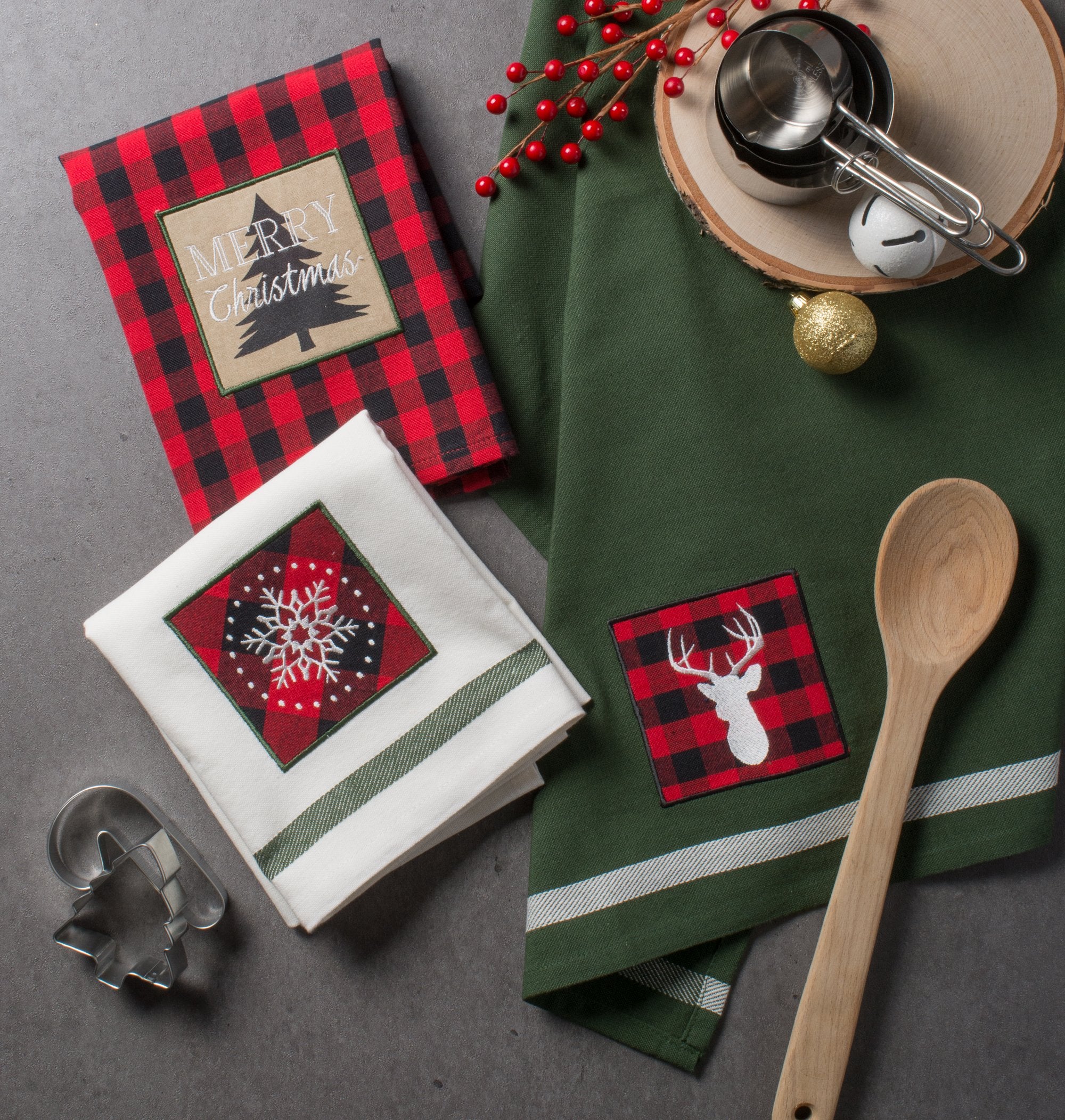 DII Holiday Kitchen Towels Embroidered Dish Towel Set, 18x28, Fireside, 3 Piece