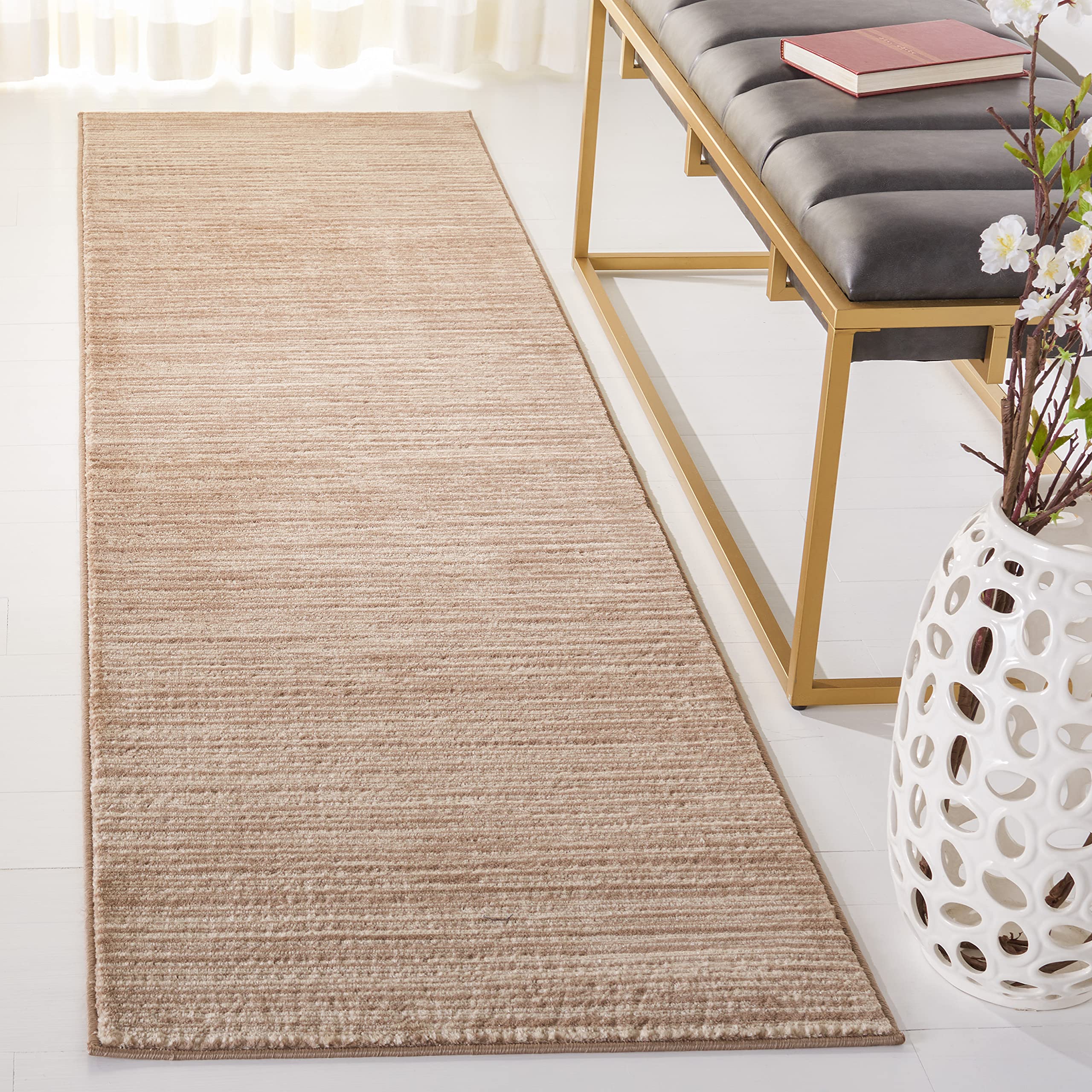 SAFAVIEH Vision Collection Runner Rug - 22 x 16, Light Brown, Modern Ombre Tonal Chic Design, Non-Shedding & Easy Care, Ideal 