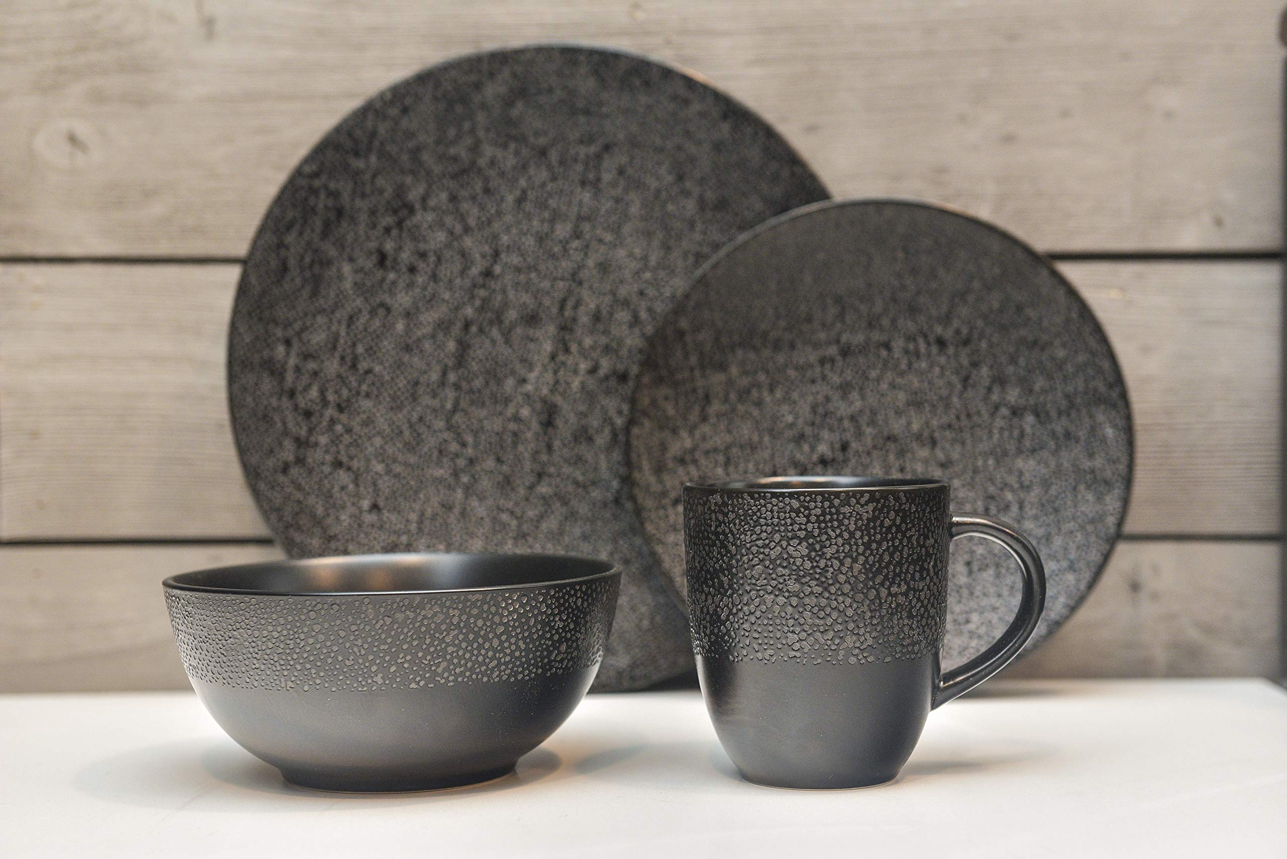 Red Vanilla Black 16 Matrix Piece Dinner Set