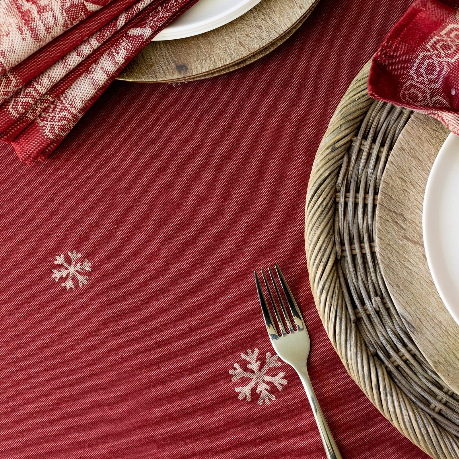 Benson Mills Engineered Jacquard Heavyweight Fabric Table Cloth, Holiday, Winter, And Christmas Tablecloth (Christmas Story, 60'