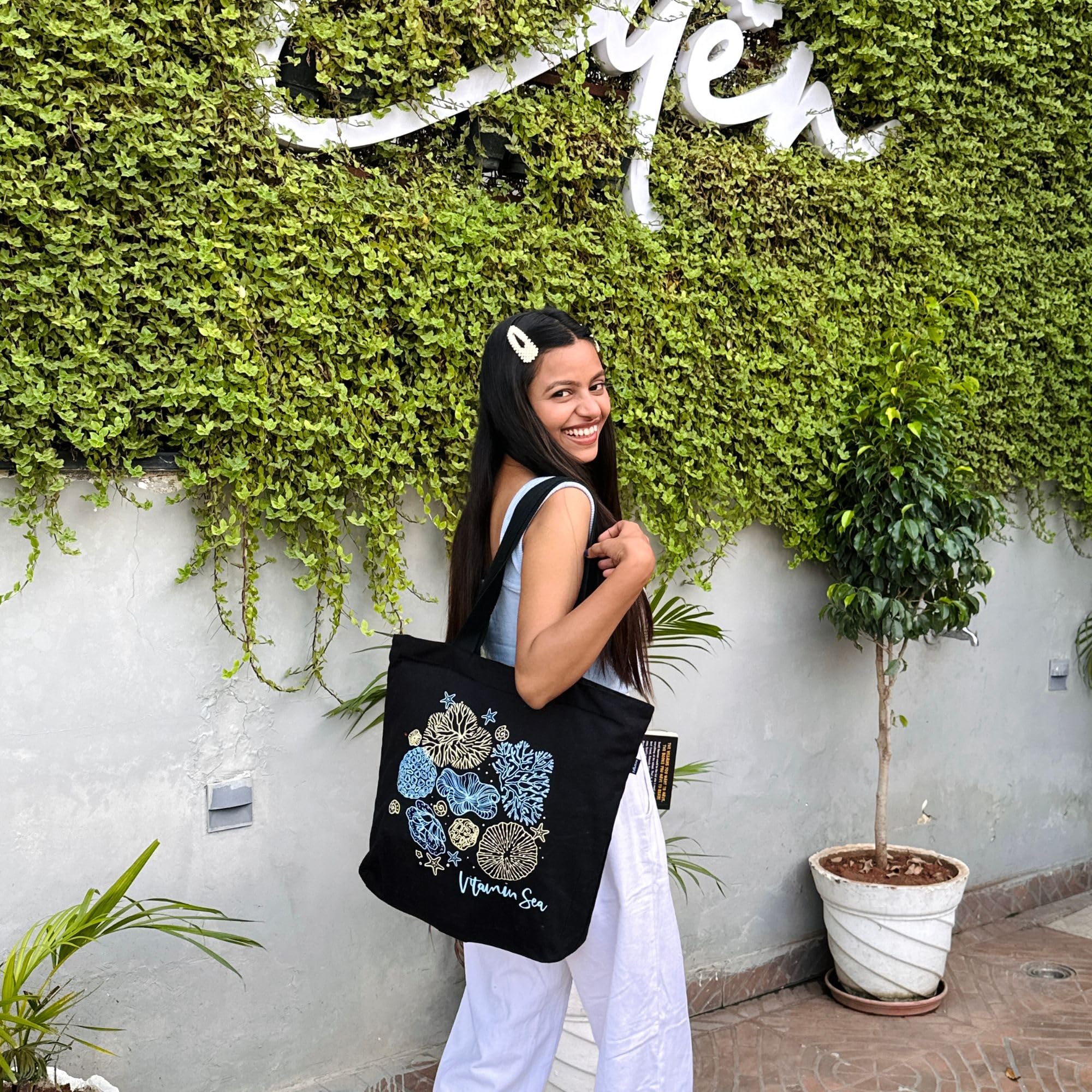 Ecoright Aesthetic Canvas Tote Bag For Women, Large Tote Bag With Zipper & Pocket, Womens Tote Bag For Shopping, Work, Beach
