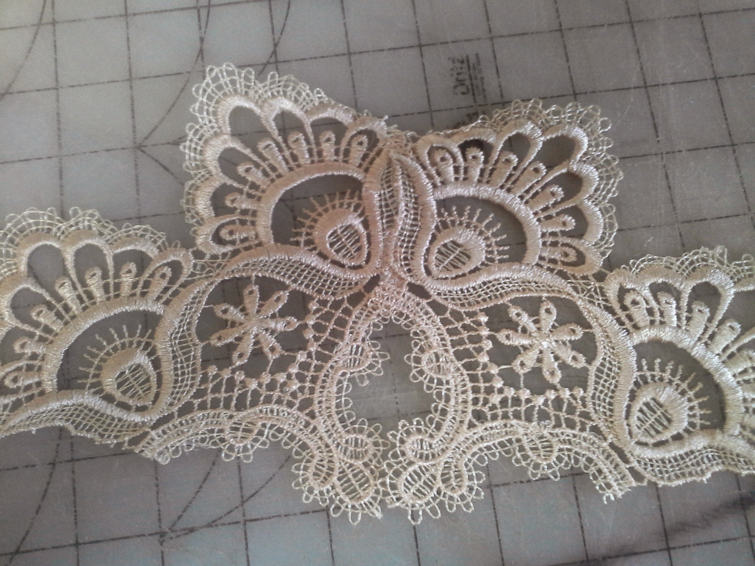 Small Place Mat With Gold European Lace And Antique White Material, Size 12 X 18 Inches