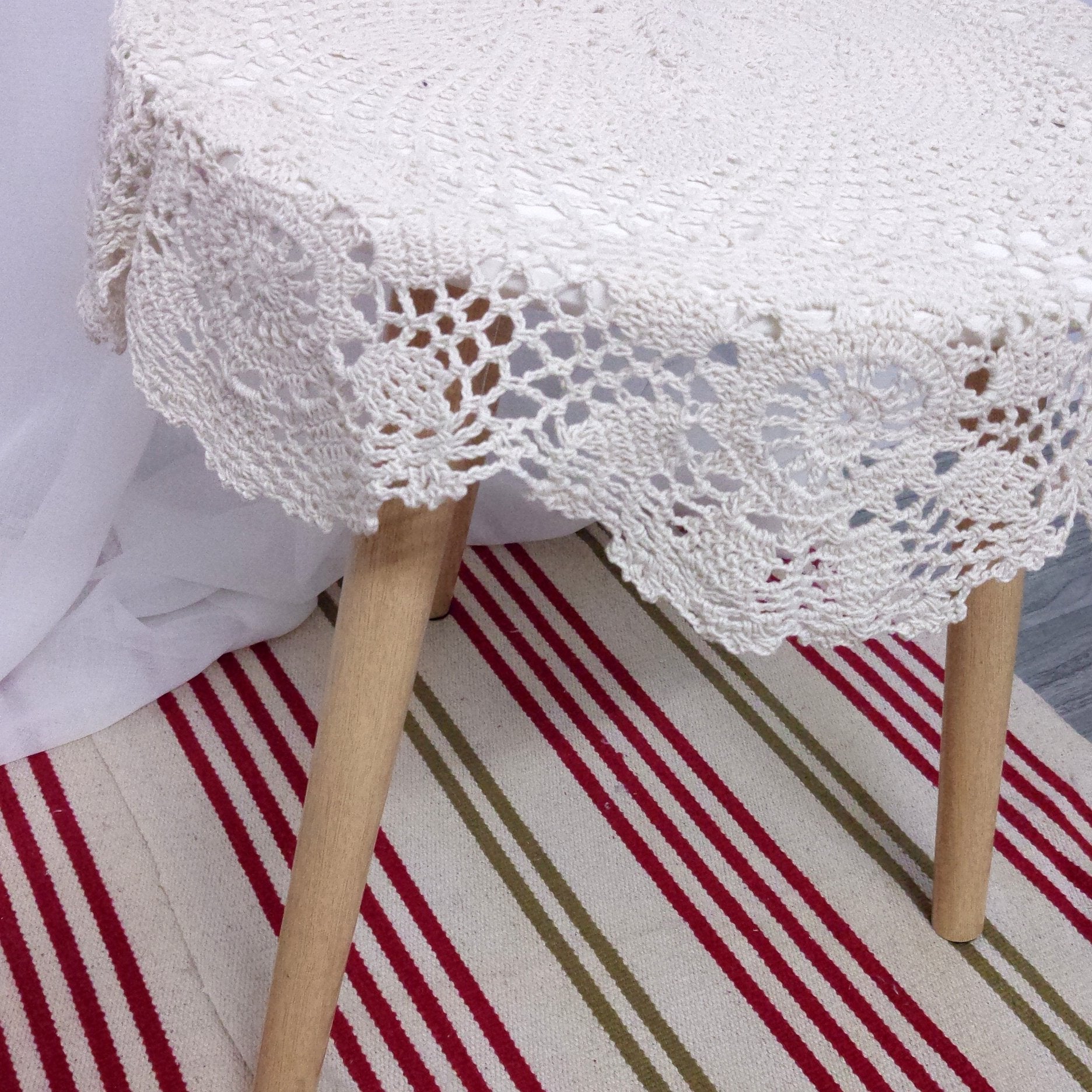 Laivigo New Handmade Crochet Lace Round Table Cloth Doilies Doily,27 Inch,Beige