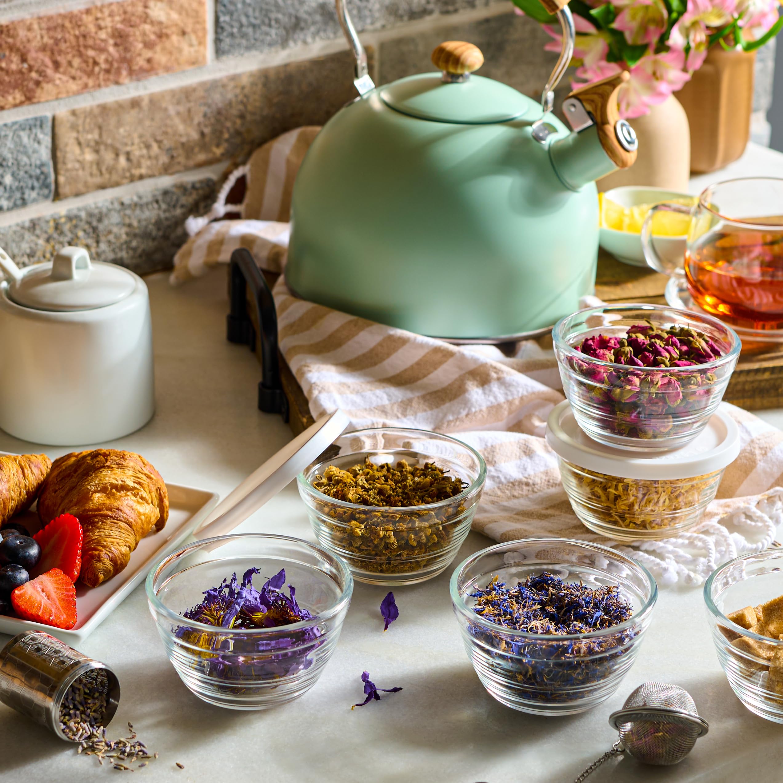 16Pc Set Of Small Glass Bowls With Airtight Lids - 8Oz Stackable Custard Cups - 8 Clear Mise En Place Food Prep Bouillon Cups &