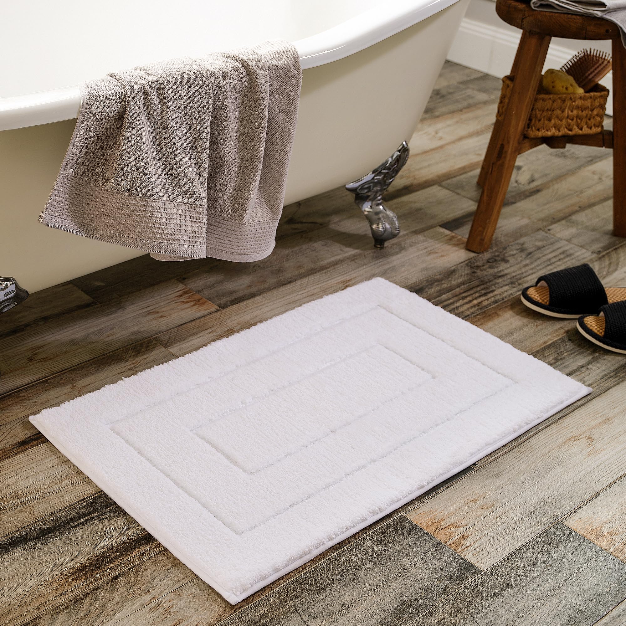 Granny Says White Bathroom Rugs Non Slip, 20'' X 32'', Bath Rugs For Bathroom Washable, Bath Mats For Bathroom Floor, Microfiber