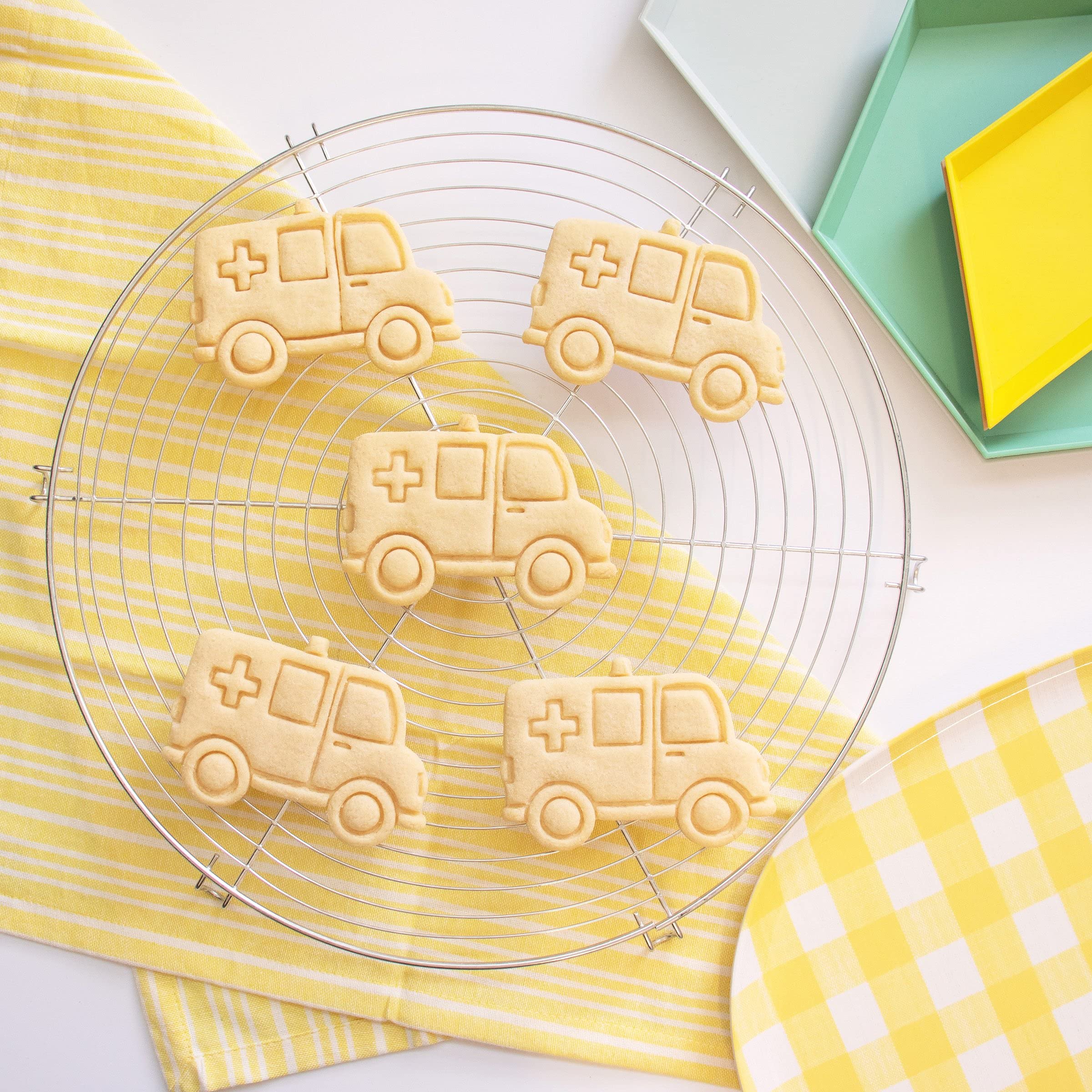 Ambulance Cookie Cutter, 1 Piece - Bakerlogy