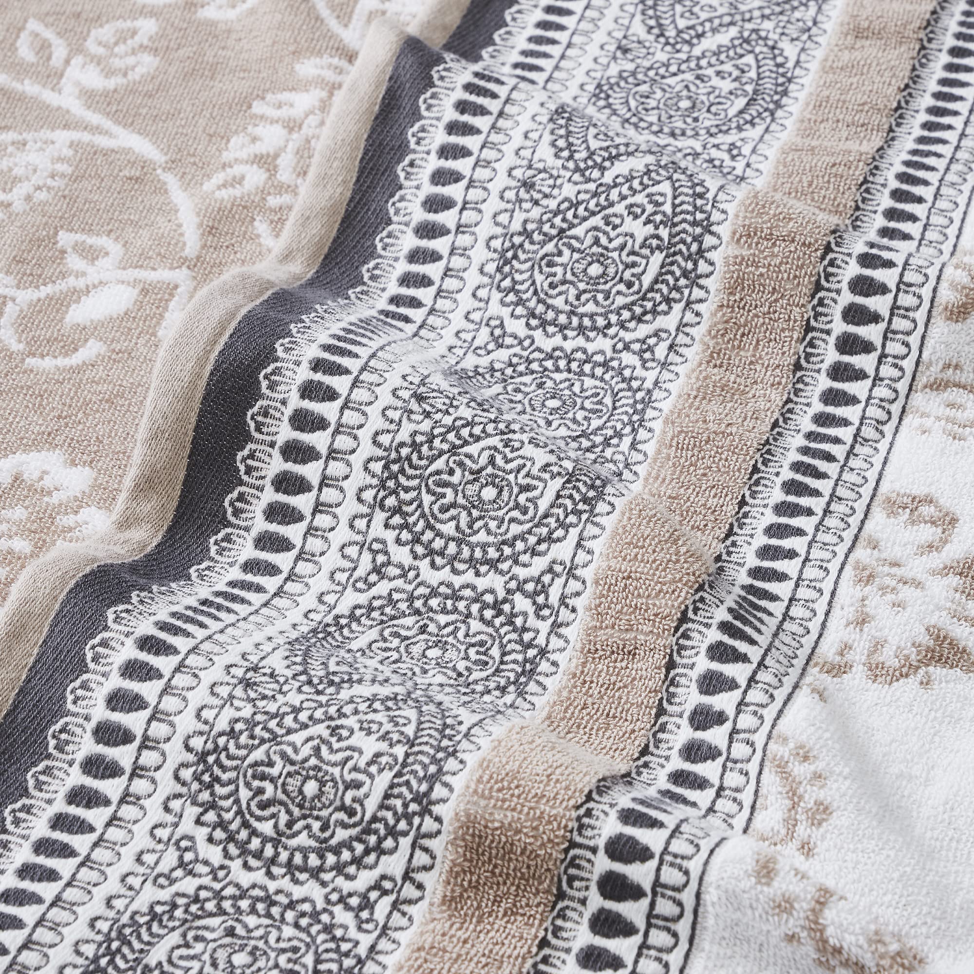 Modern Threads 6 Piece Set, 2 Bath Towels, 2 Hand Towels, 2 Washcloths Yarn Dyed Jacquard/Solid Towel Set Ophelia Fawn