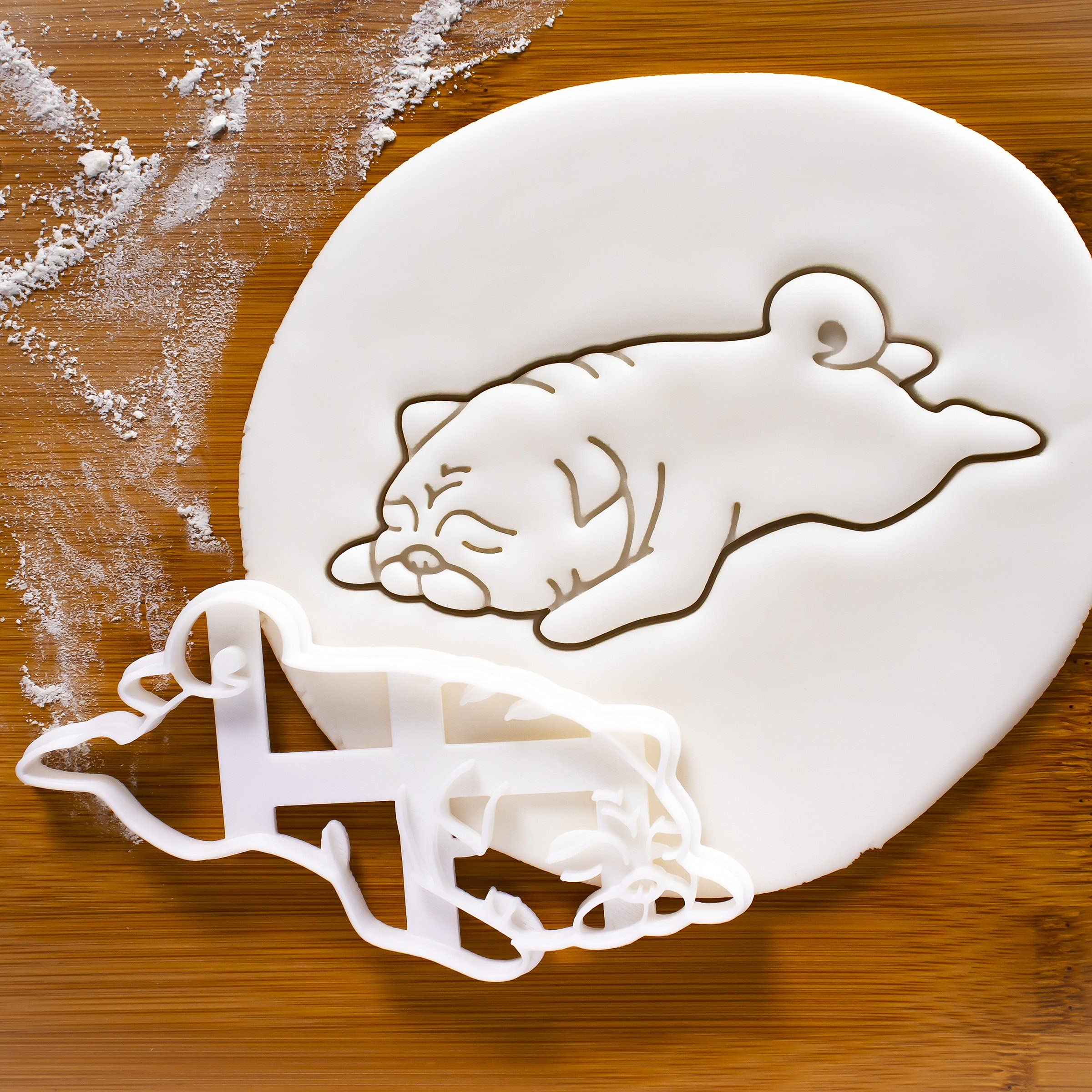 Sleepy Pug Cookie Cutter, 1 Piece - Bakerlogy