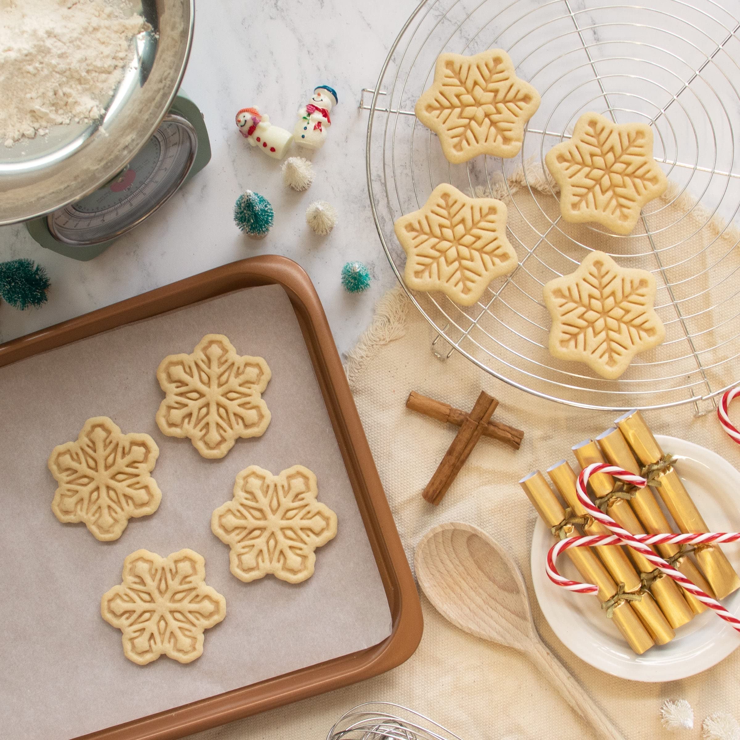 Set Of 2 Snowflake Cookie Cutters (Style 1 And 2), 2 Pieces - Bakerlogy
