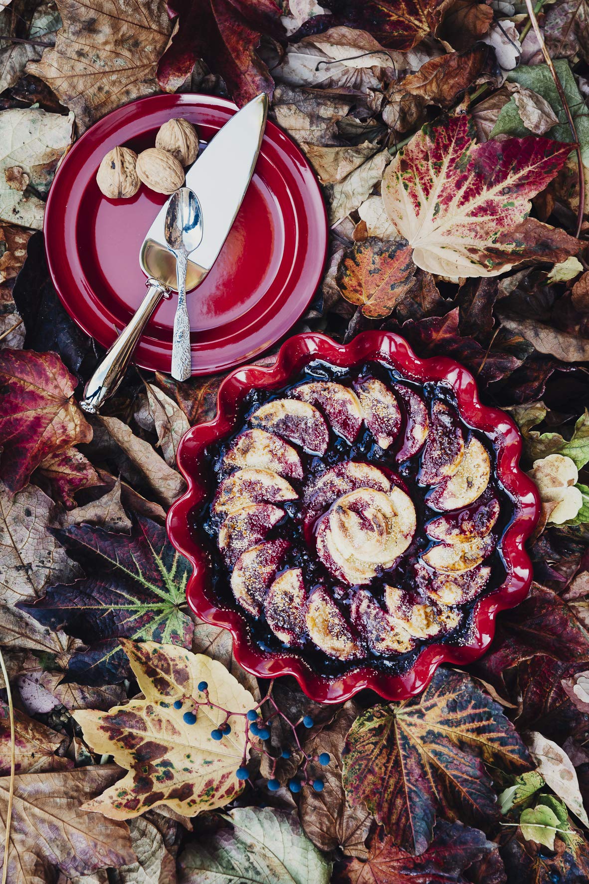 Emile Henry Made In France Ruffled Pie Dish 10.5'' X2.5'', 10.5'' By 2.5'', Burgundy Red