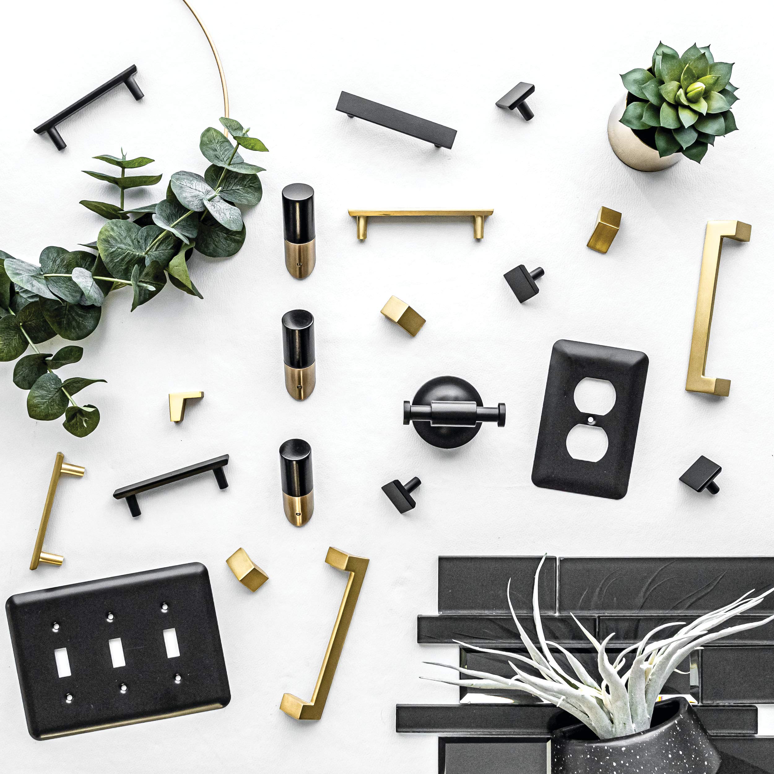 Franklin Brass MAX50-FB Maxted Toilet Paper Holder in Matte Black
