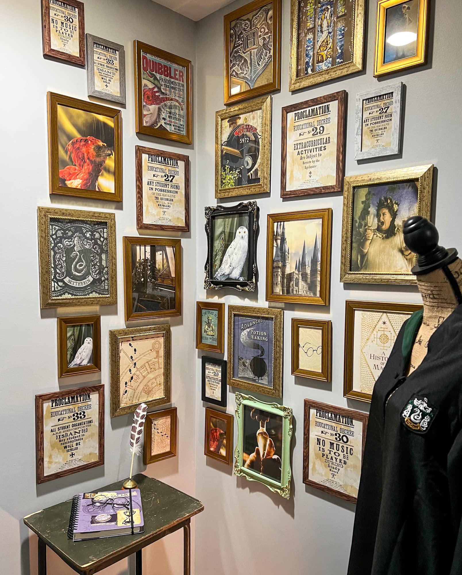 Con*Quest Conquest Journals Harry Potter Hogwarts Wall Collage, Set Of 50 Official Wizarding World Prints, 4''X6'', Printed On Q