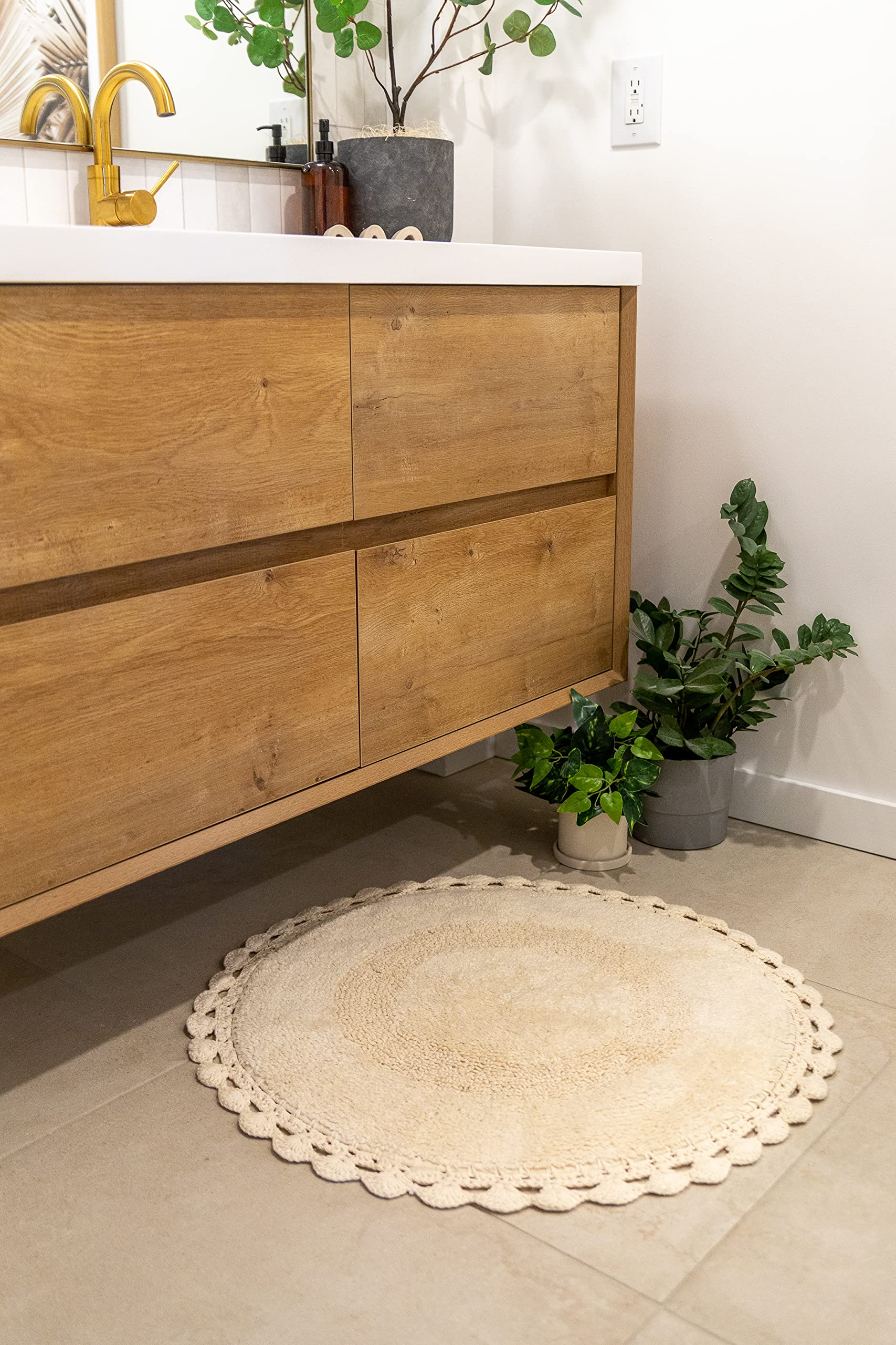 Bien Beau Round Bohemian Bathroom Rug With Crochet Contour. Beautifully Handcrafted 100% Cotton, Round Boho Bedroom Rug - Boho B