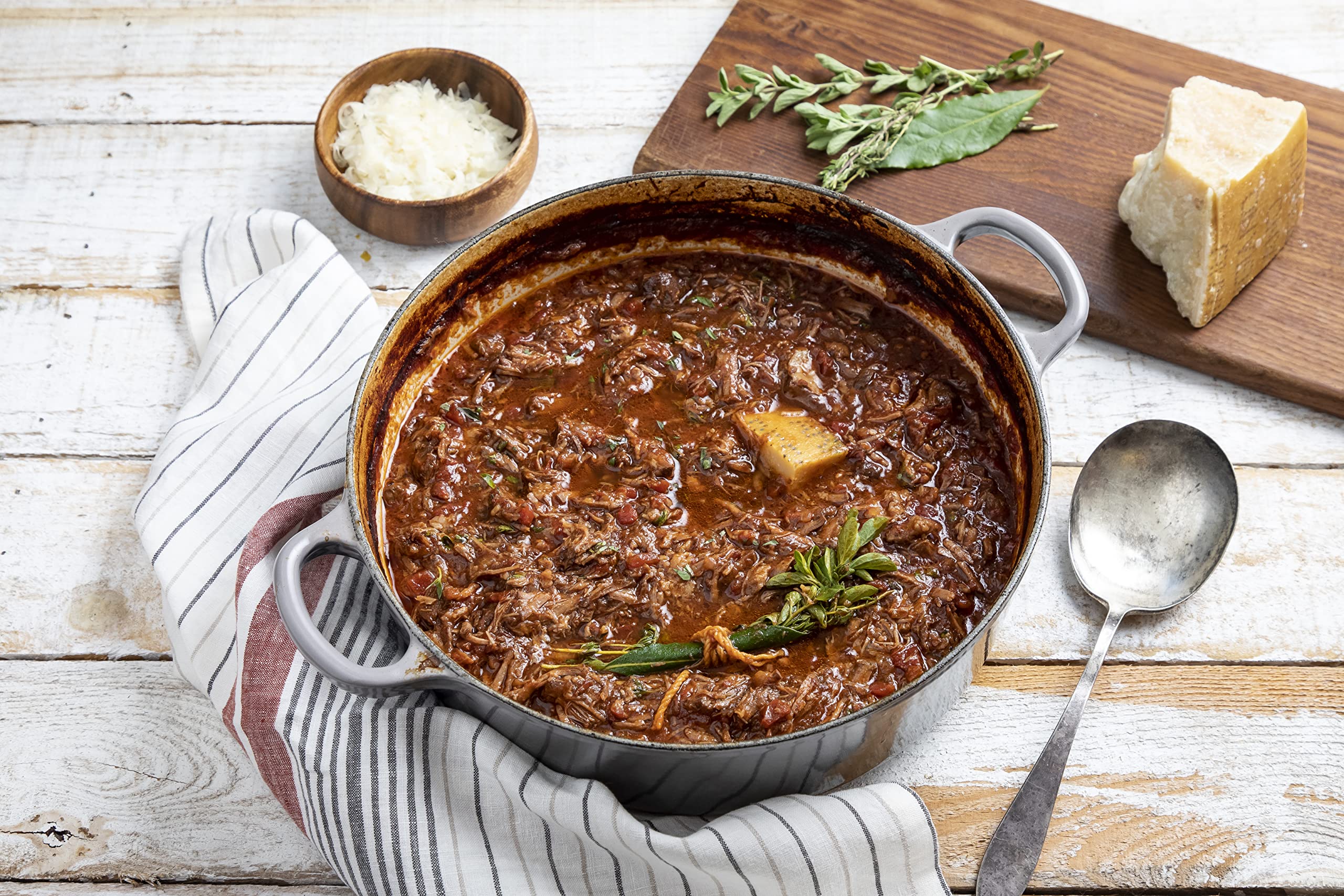 Le Creuset Enameled Cast Iron Signature Round Dutch Oven, 5.5 Qt., Oyster