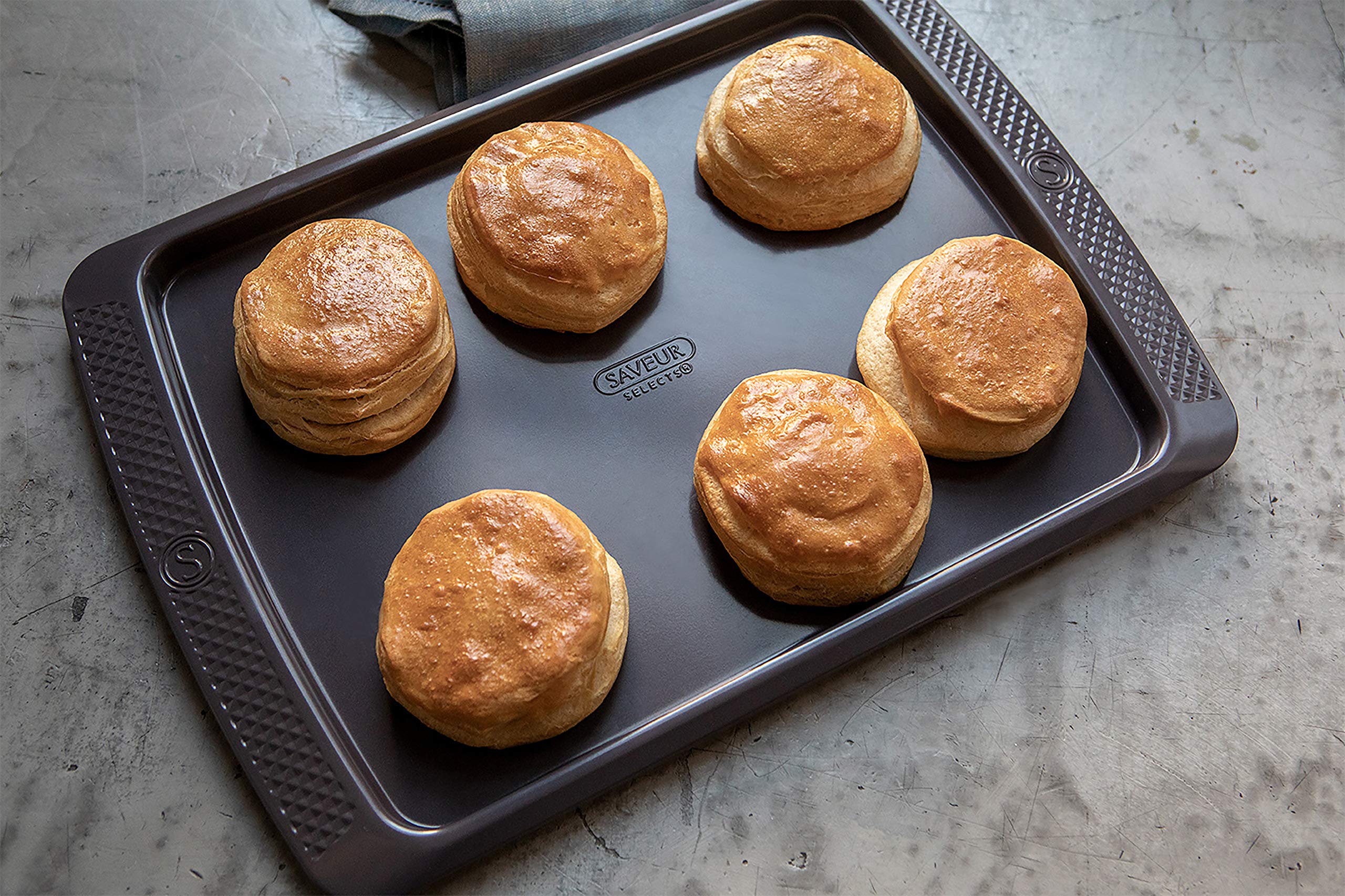 Saveur Selects Rimmed Baking Sheet, 9-Inch By 13-Inch, Non-Stick, Warp-Resistant Carbon Steel, Dishwasher Safe, Artisan Bakeware