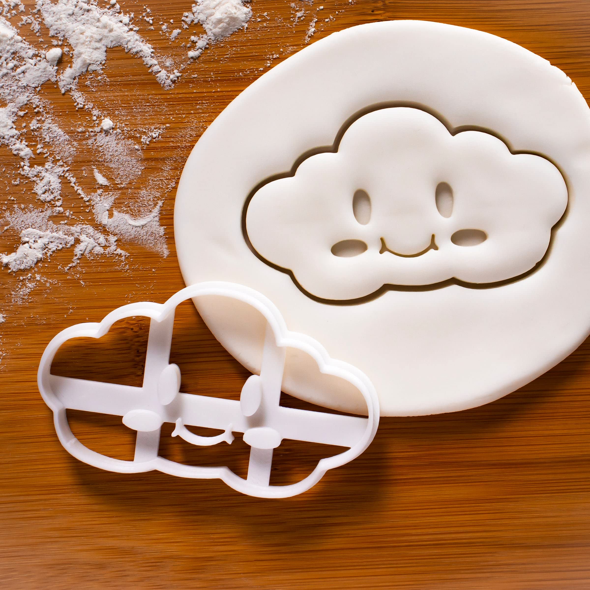 Set Of 2 Rainbow Cookie Cutters (Designs: Kawaii Cloud And Rainbow), 2 Pieces - Bakerlogy