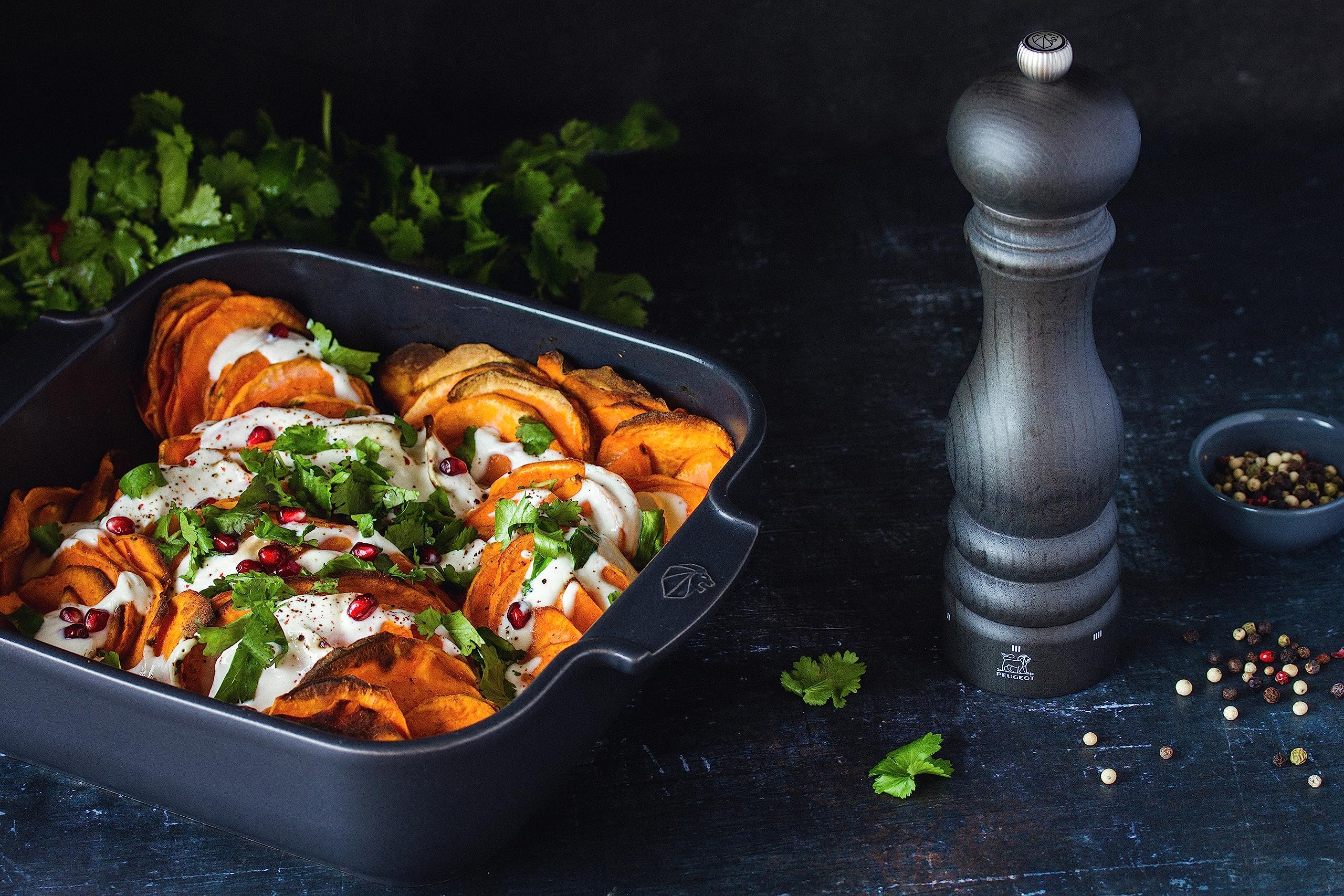 Peugeot - Paris U'Select Manual Pepper Mill - Adjustable Grinder - Beechwood, Graphite Finish 8.67In.