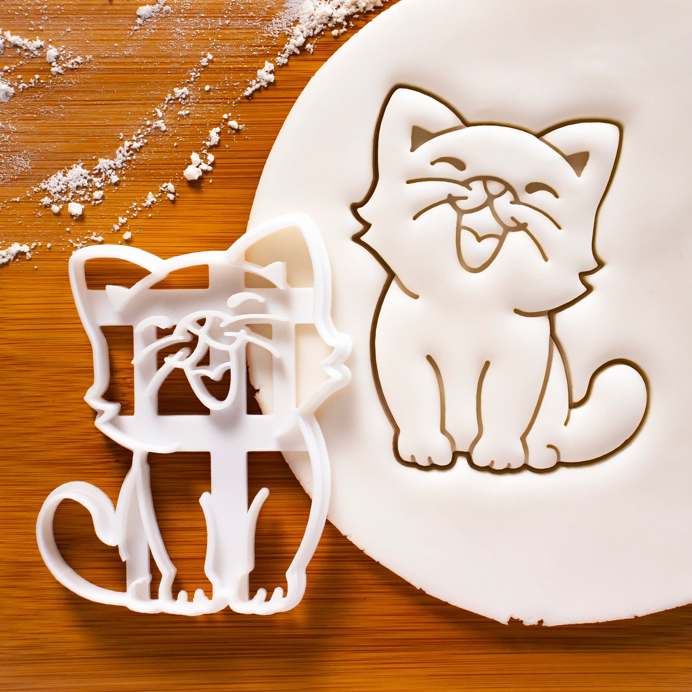 Set Of 2 Cat Cookie Cutters (Designs: Happy Cat And Cat Face), 2 Pieces - Bakerlogy