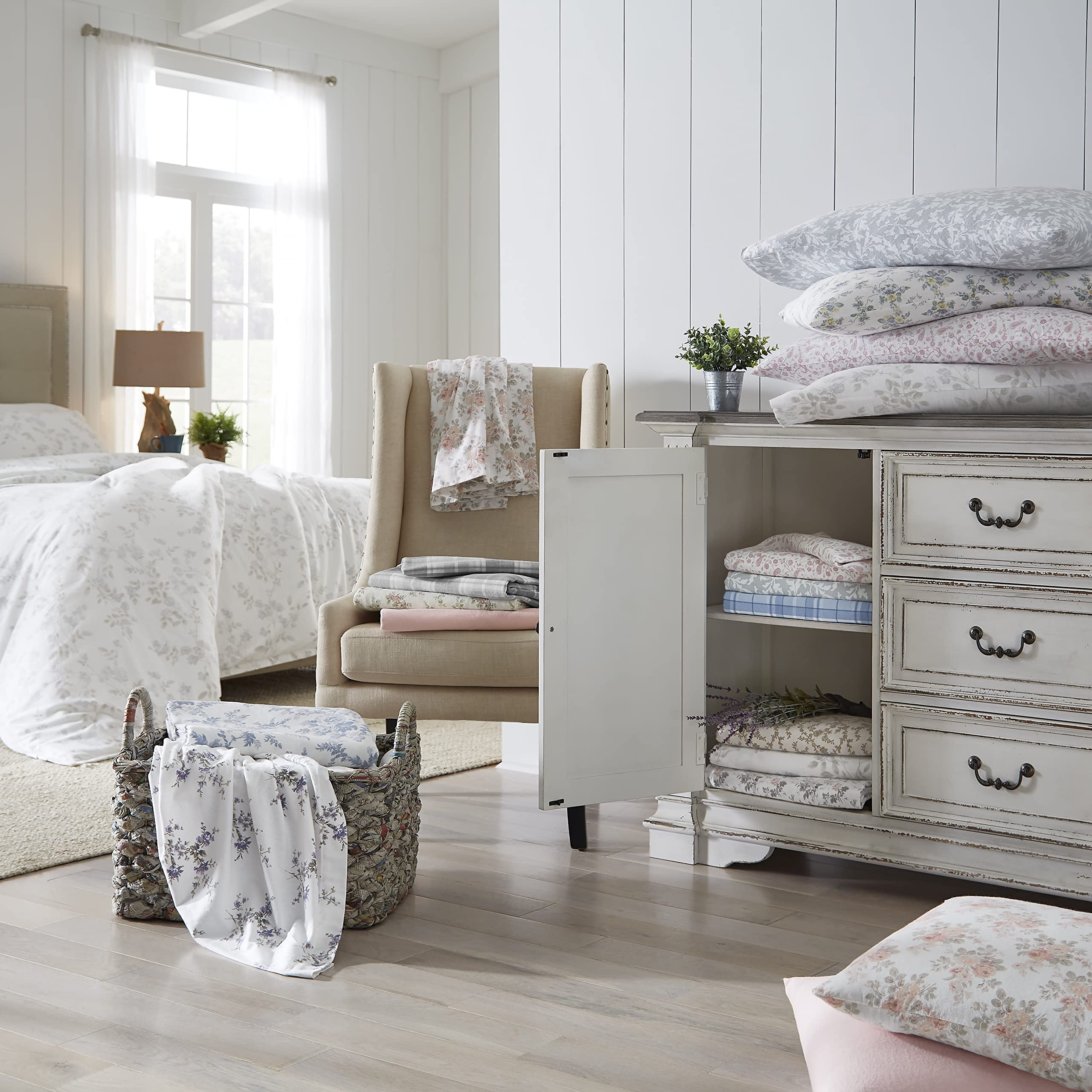 Laura Ashley Home - Queen Sheets, Cotton Flannel Bedding Set, Brushed For Extra Softness  Comfort (Victoria, Queen)