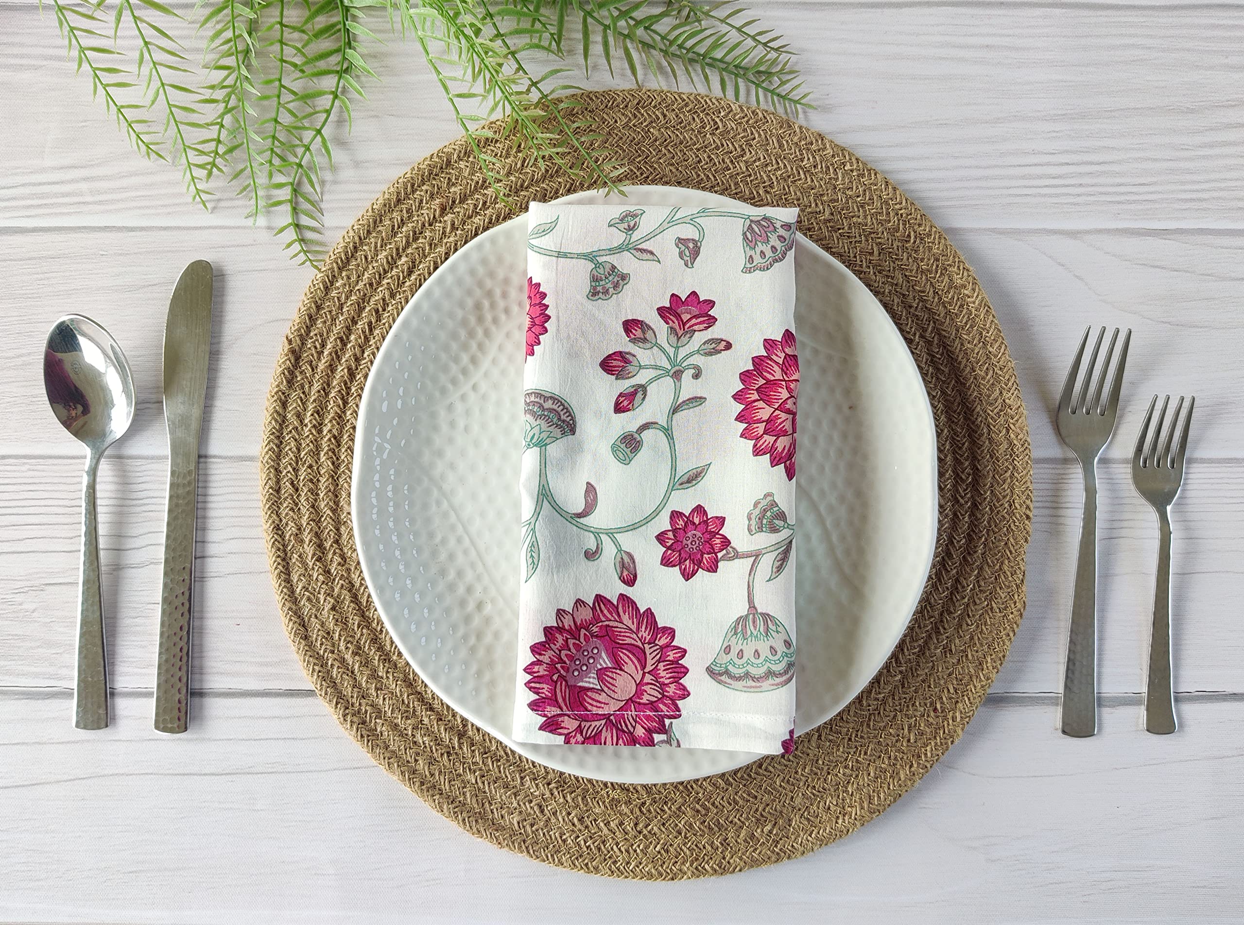 Craftbot Soft Washable Thin Cotton Printed Napkins 18X18 Inches - Set Of 6 - Everyday Use Or Dinner Party And Events - Red And W