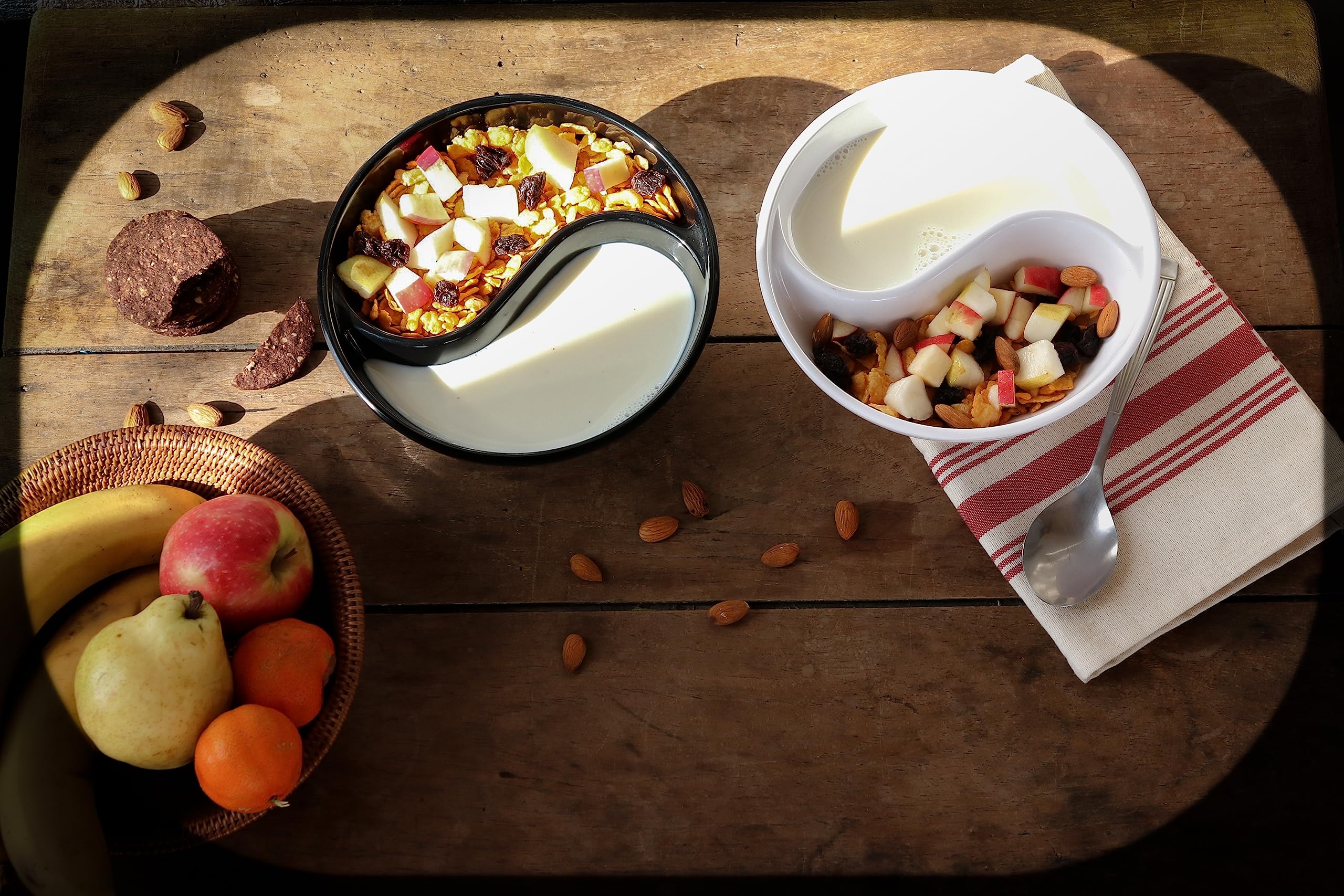 VALLENWOOD Divided Cereal Bowl Set - Unbreakable Melamine, Anti-Soggy Design, Black x2