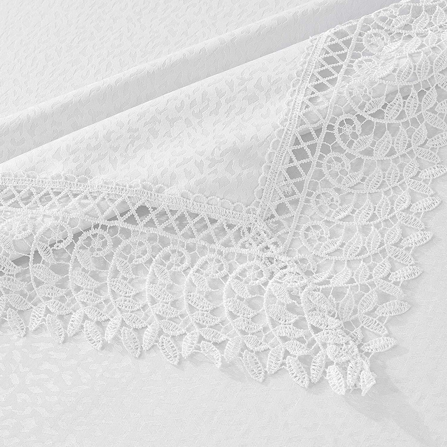 Violet Linen Legacy Cobblestone Design, Macrame Lace Border, Polyester Jacquard, White, 70 Inch By 180 Inch, Seats 16 To 18 Peop