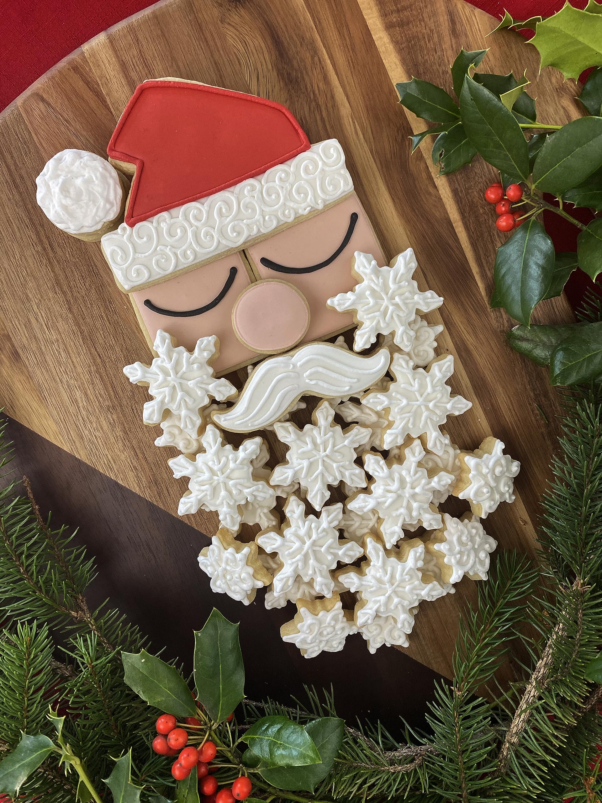 R & M International Santa Centerpiece Set Cookie Cutter, One Size, Gray