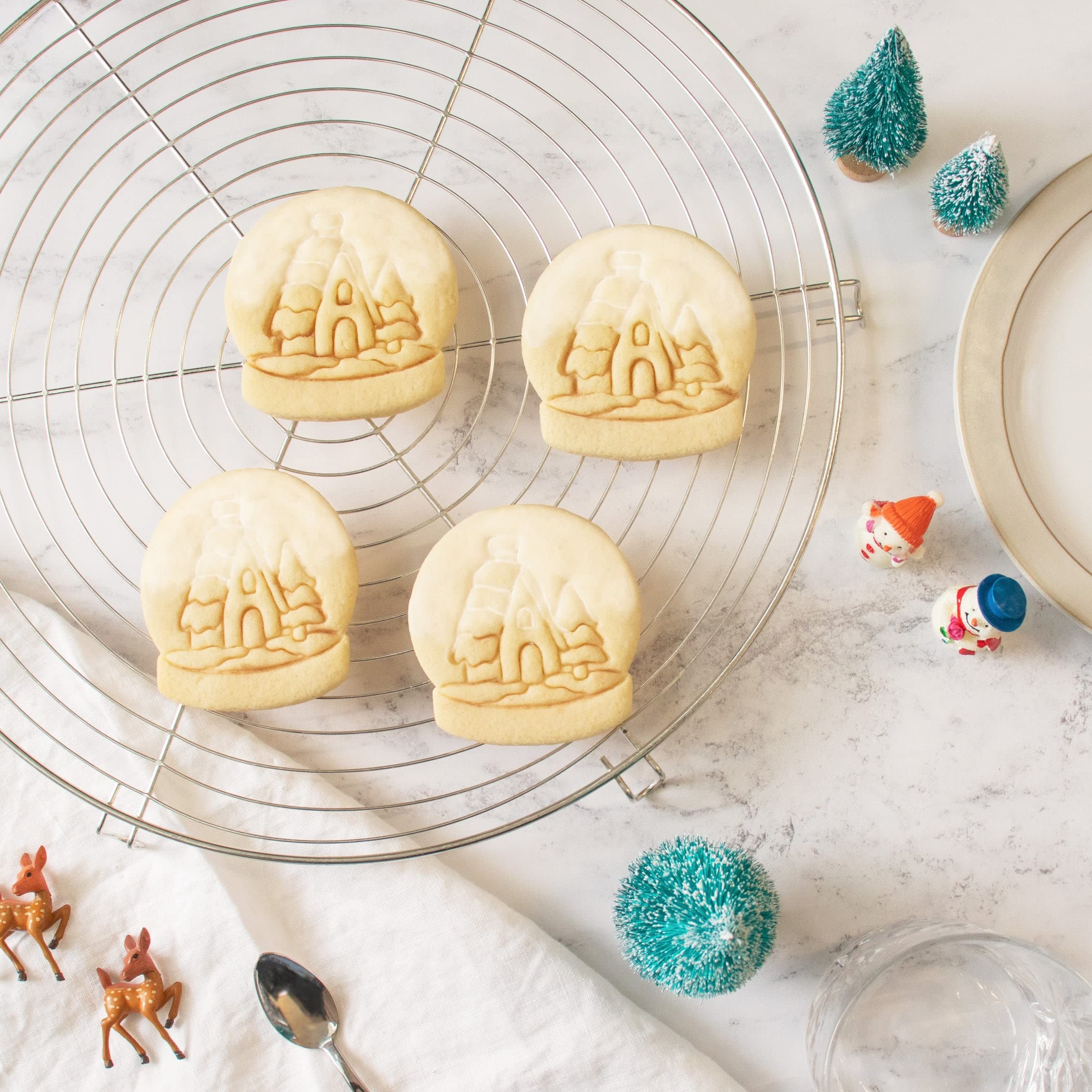 Snow Globe Cookie Cutter, 1 Piece - Bakerlogy
