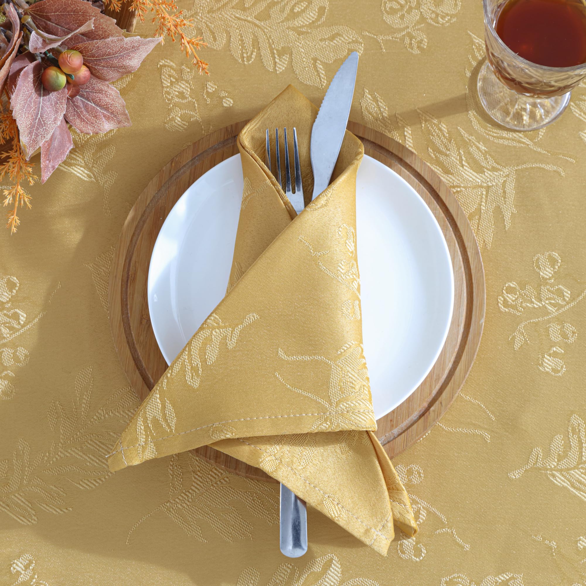 Elrene Home Fashions Elegant Woven Leaves Jacquard Damask Cloth Napkin Set, 17'' X 17'', Pack Of 8, Gold