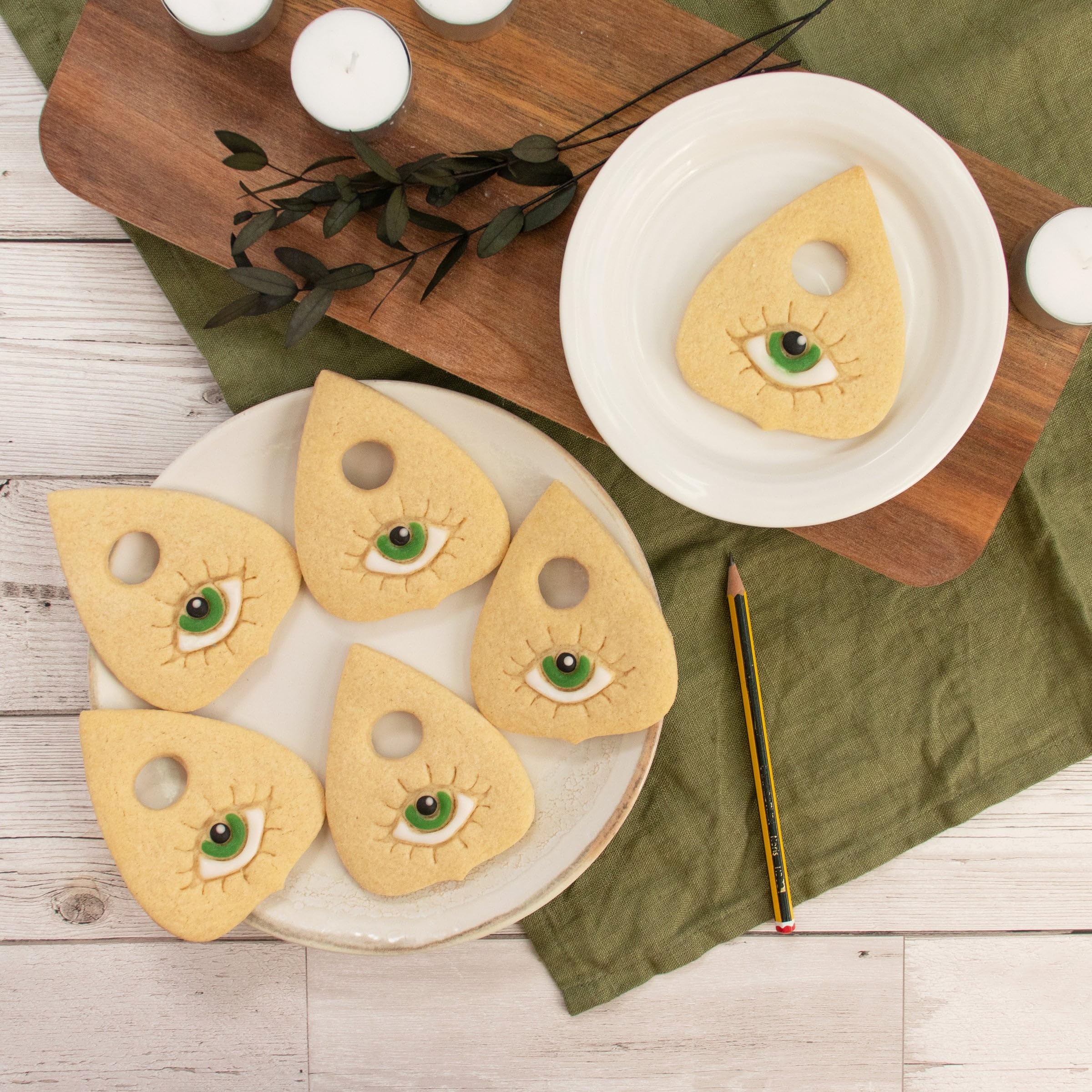 Planchette Eye Cookie Cutter, 1 Piece - Bakerlogy