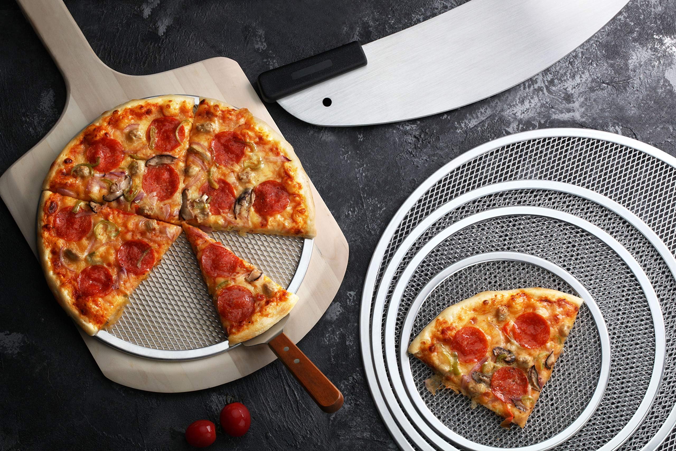 New Star Foodservice 50707 Restaurant-Grade Aluminum Pizza Baking Screen, Seamless, 18-Inch