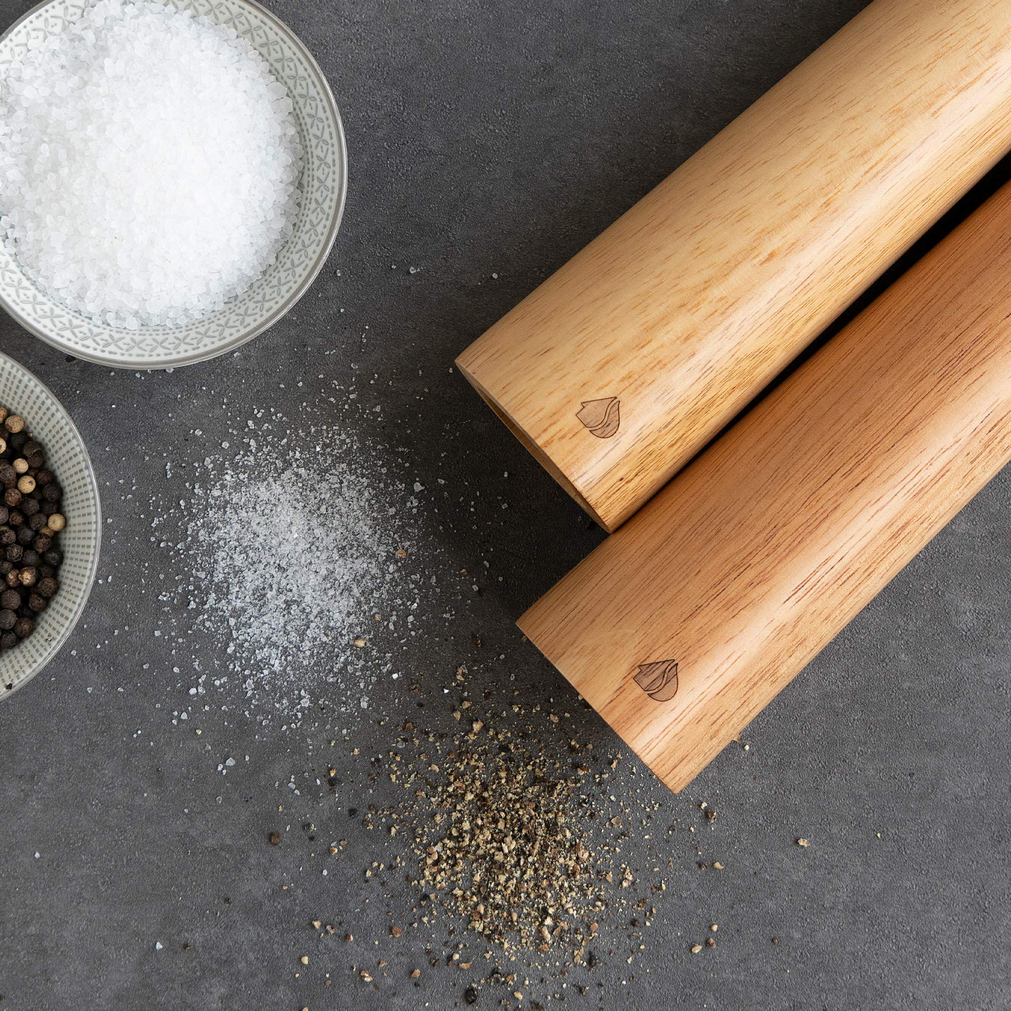 Navaris Salt and Pepper Mill Set - Adjustable Rubber Wood Salt and Pepper Grinders Shakers with Ceramic Grinding Core for Home  Restaurants - Design 1