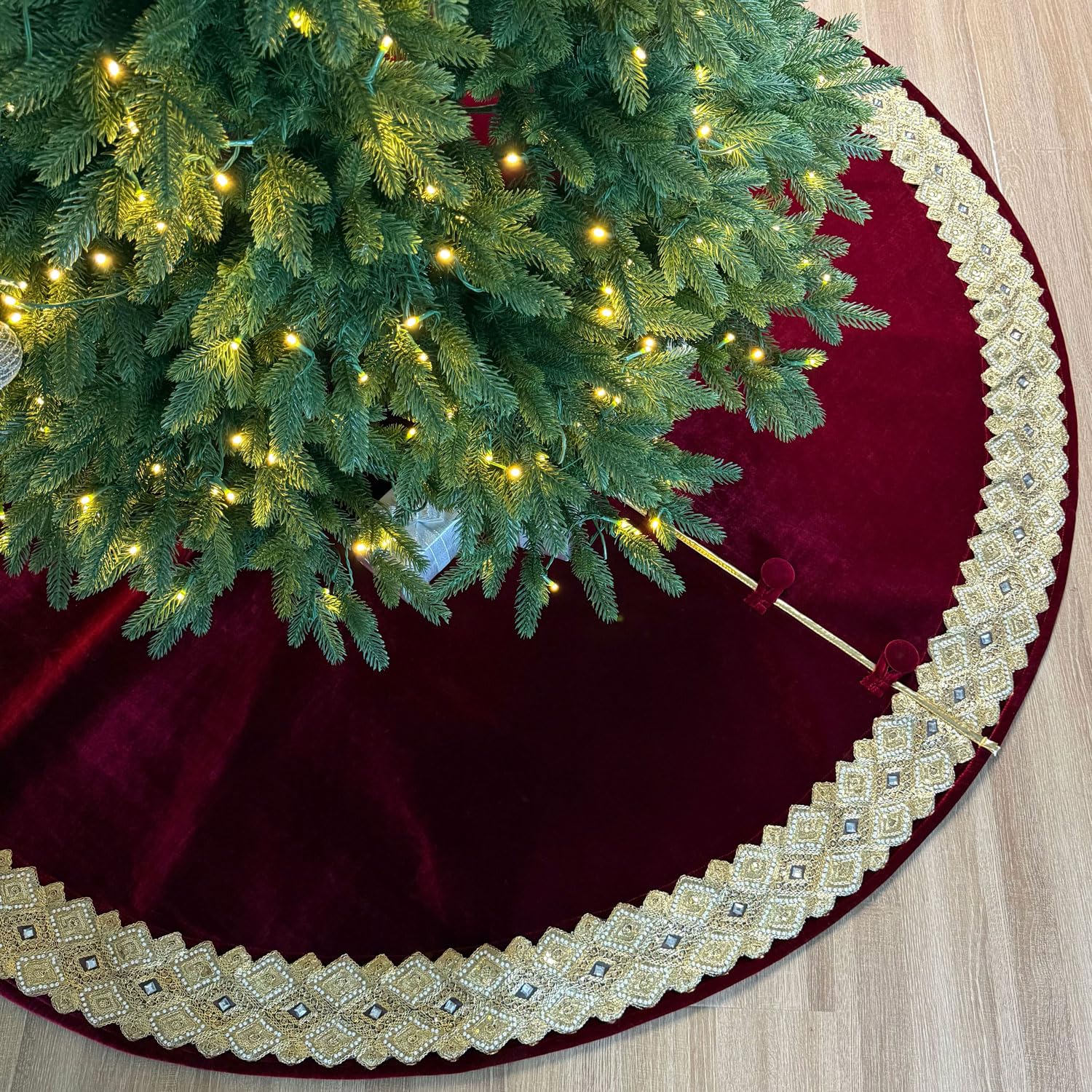 Starry Dynamo 72-Inch Venetian Gilded Christmas Tree Skirt in Velvet with Gold Jeweled Band, Burgundy