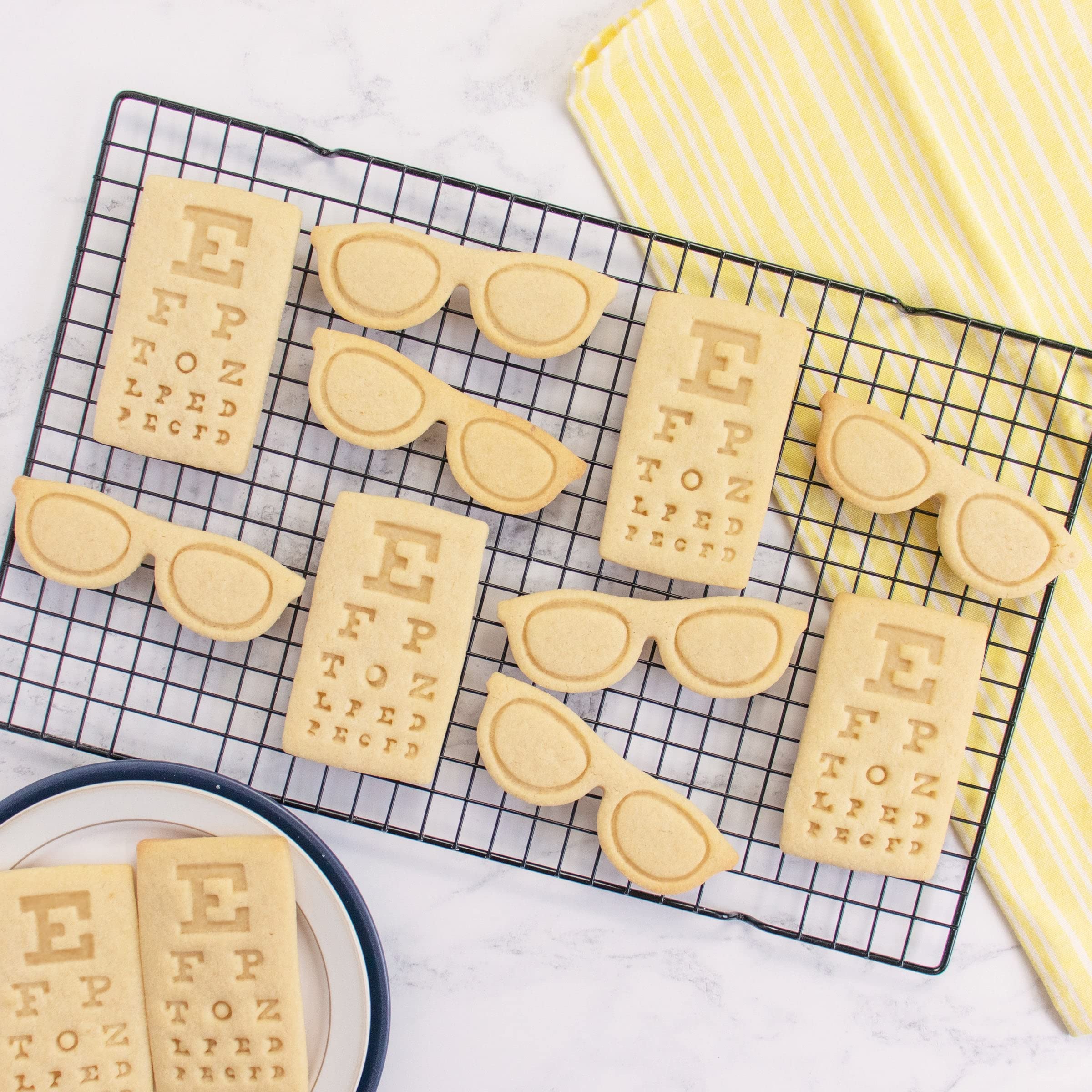 Set Of 2 Optomology Themed Cookie Cutters (Designs: Snellen Chart And Spectacles), 2 Pieces - Bakerlogy
