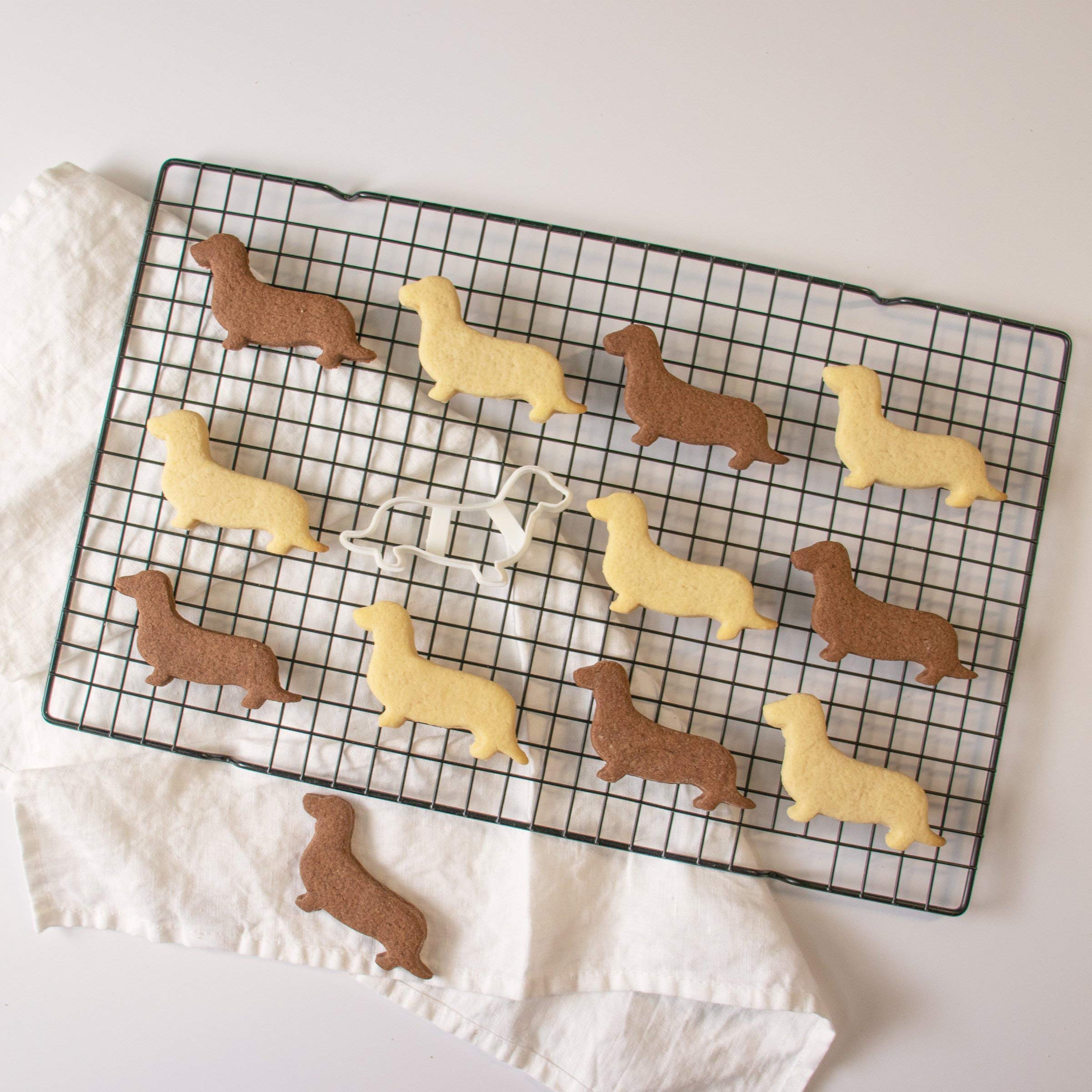 Set Of 2 Short Haired Dachshund Cookie Cutters (Face & Silhouette), 2 Pieces - Bakerlogy