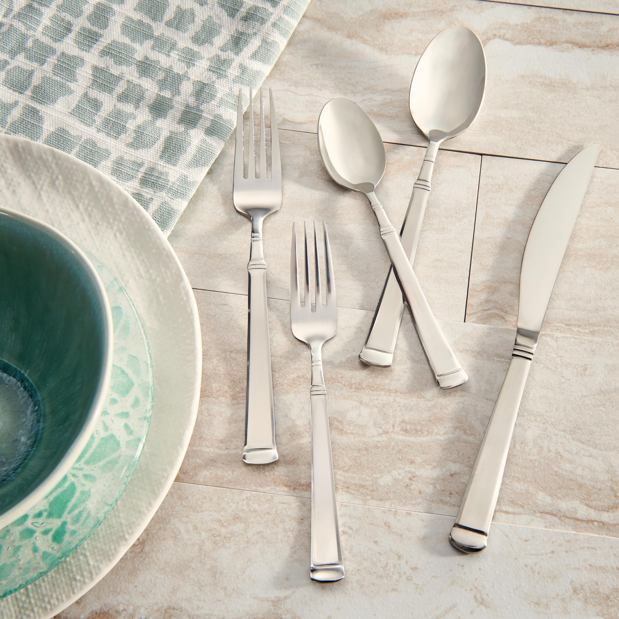 Hampton Forge - Avenue - 20 Piece Flatware Set  Service for 4