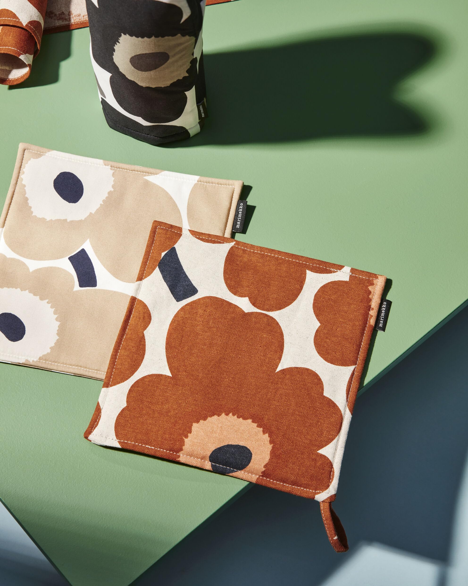 Marimekko Pieni Unikko Pot Holder With Hanging Loop - Refine Your Kitchen D  Cor With Our Floral Pot Holders - Beige Pot Holders
