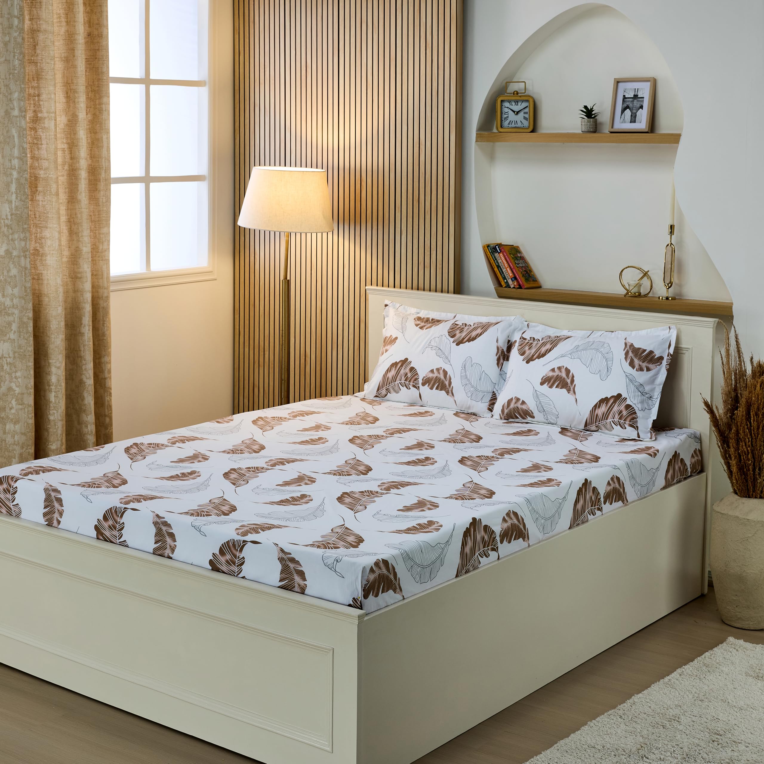 Amazon Brand - Solimo Queen Size Flat Bedsheet With 2 Pillow Cases | 200 Tc | 100% Cotton | Washing Machine Washable | 90 X 100 
