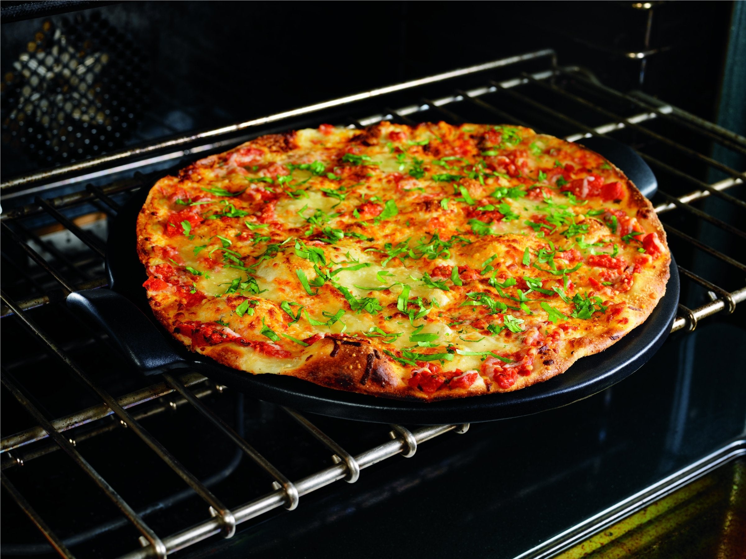 Emile Henry Flame Top Pizza Stone, 14.5'', Figue