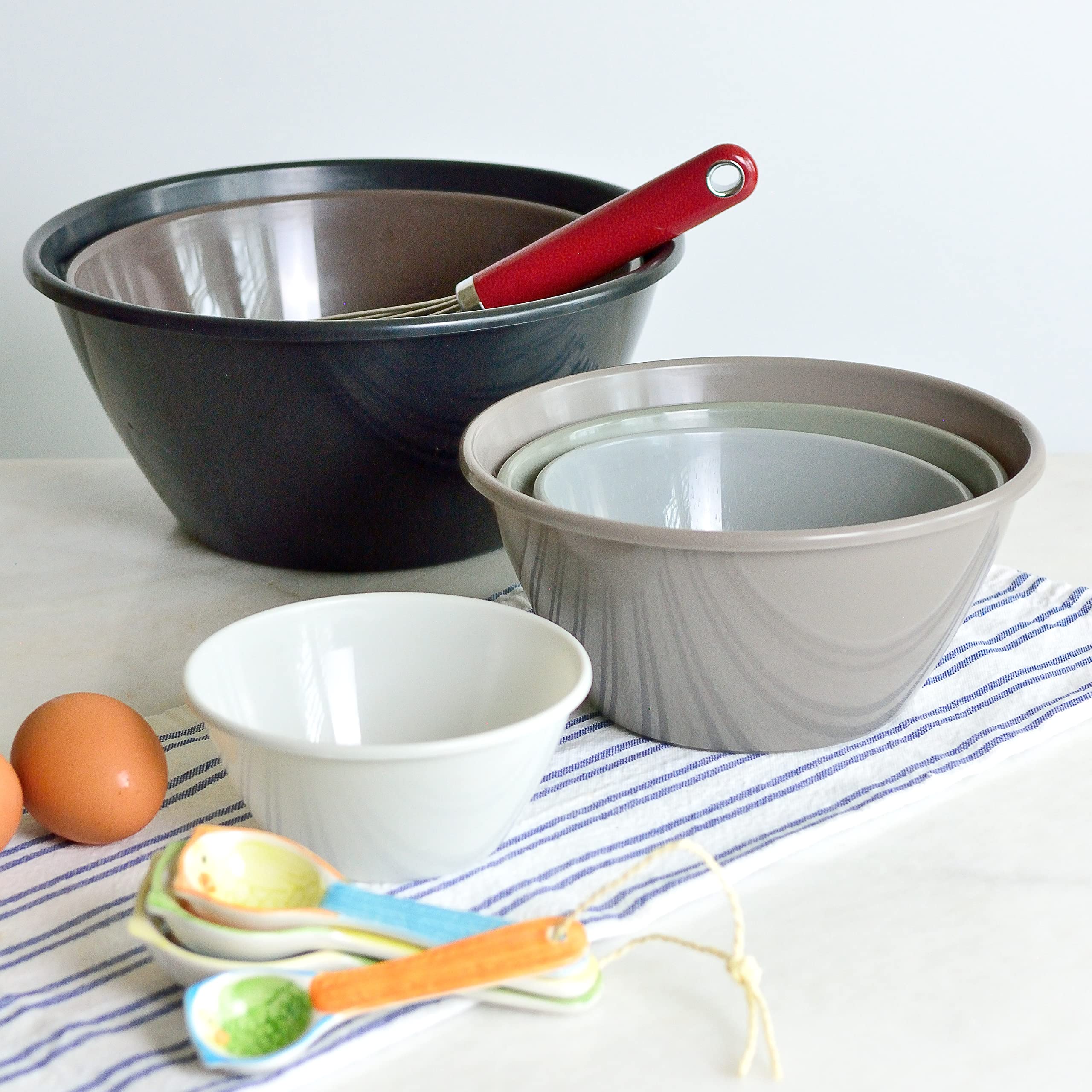 Youngever 6 Pack Large Plastic Mixing And Serving Bowls, Plastic Nesting Bowls Set - 120Oz, 80Oz, 50Oz, 32Oz, 22Oz, 12Oz (Urban