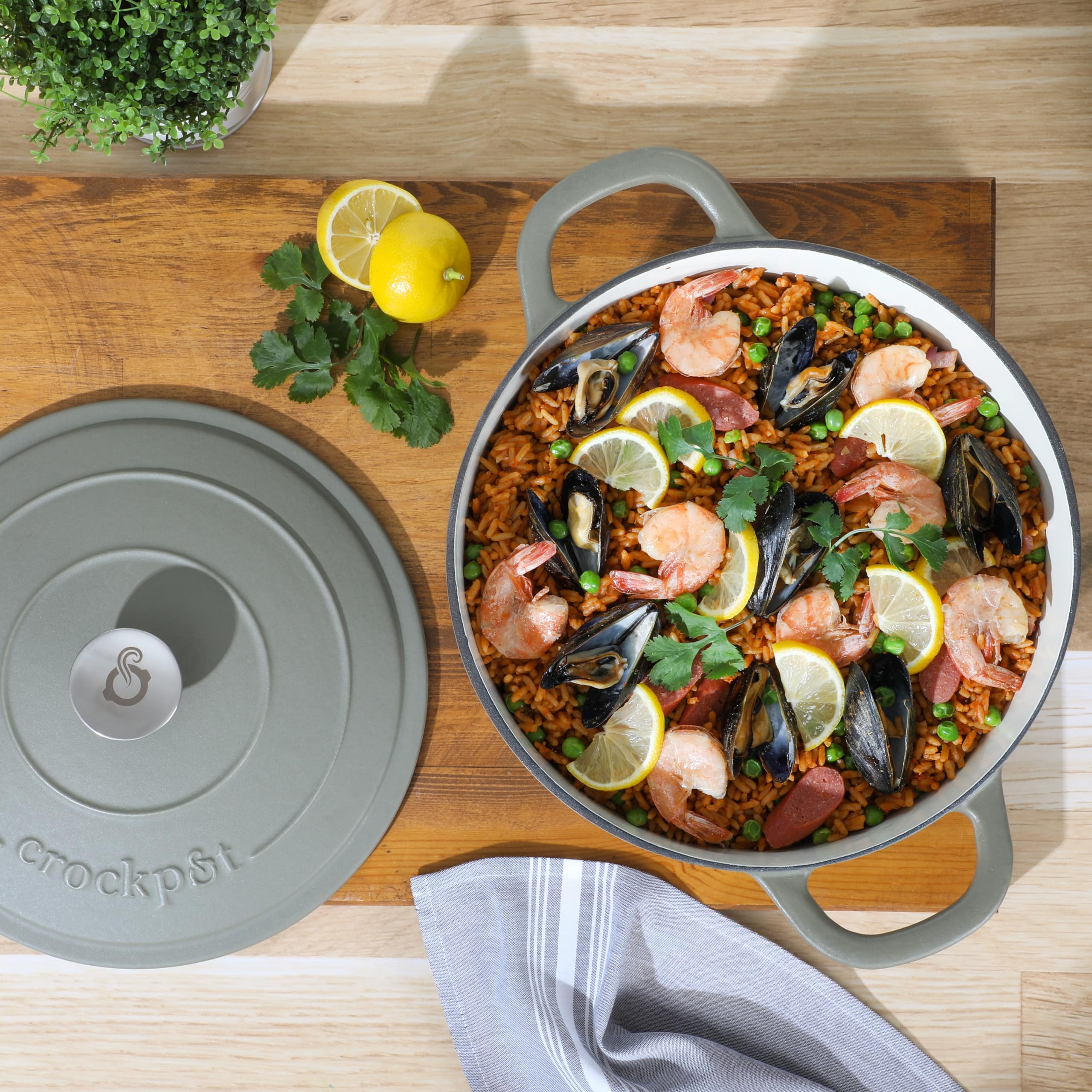 Crock Pot Artisan 7-Quart Round European Enameled Cast Iron Dutch Oven Pot With Lid - Matte Green